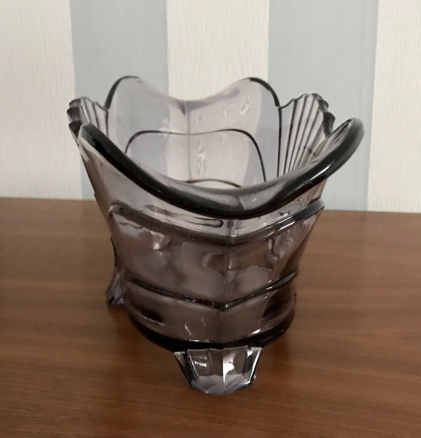 Antik Art Déco lila Pressglas Schale Glas Brockwitz Fruchtschale 1941 Jardiniere