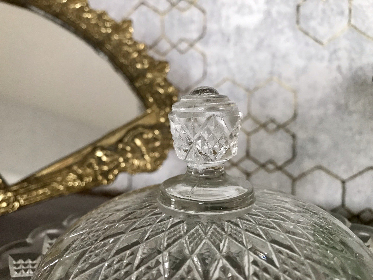 Antik Art Déco Glas Pressglas Butterdose Wunderschön!
