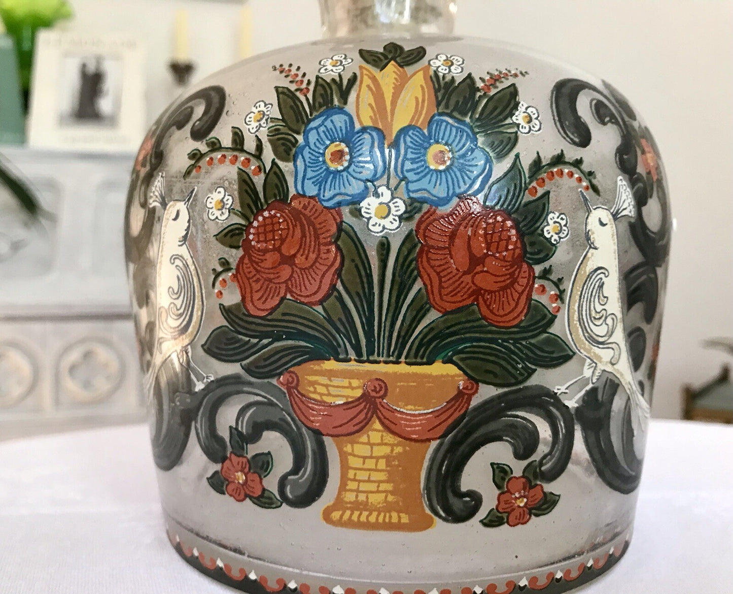 Alt Vintage Design Karaffe Dekanter versilberter Stopfen Bauernmotiv