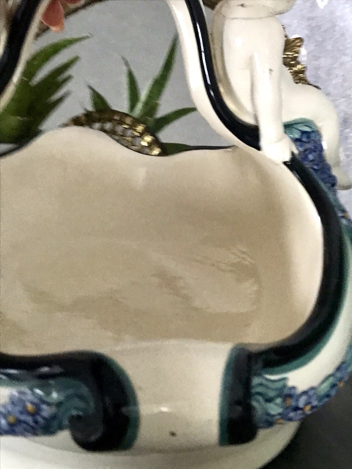 Antik Wilhelm Süß Karlsruher Majolika Keramik Korb Jardiniere Schale mit Putti