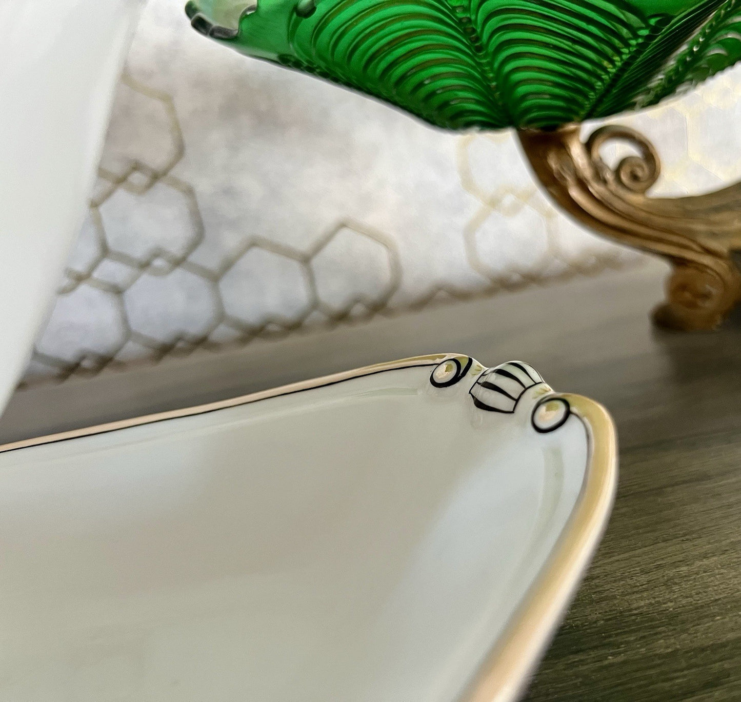 Antik Porzellan Sauciere Soßenschüssel weiß türkis goldbeige Porcelaine Paris?