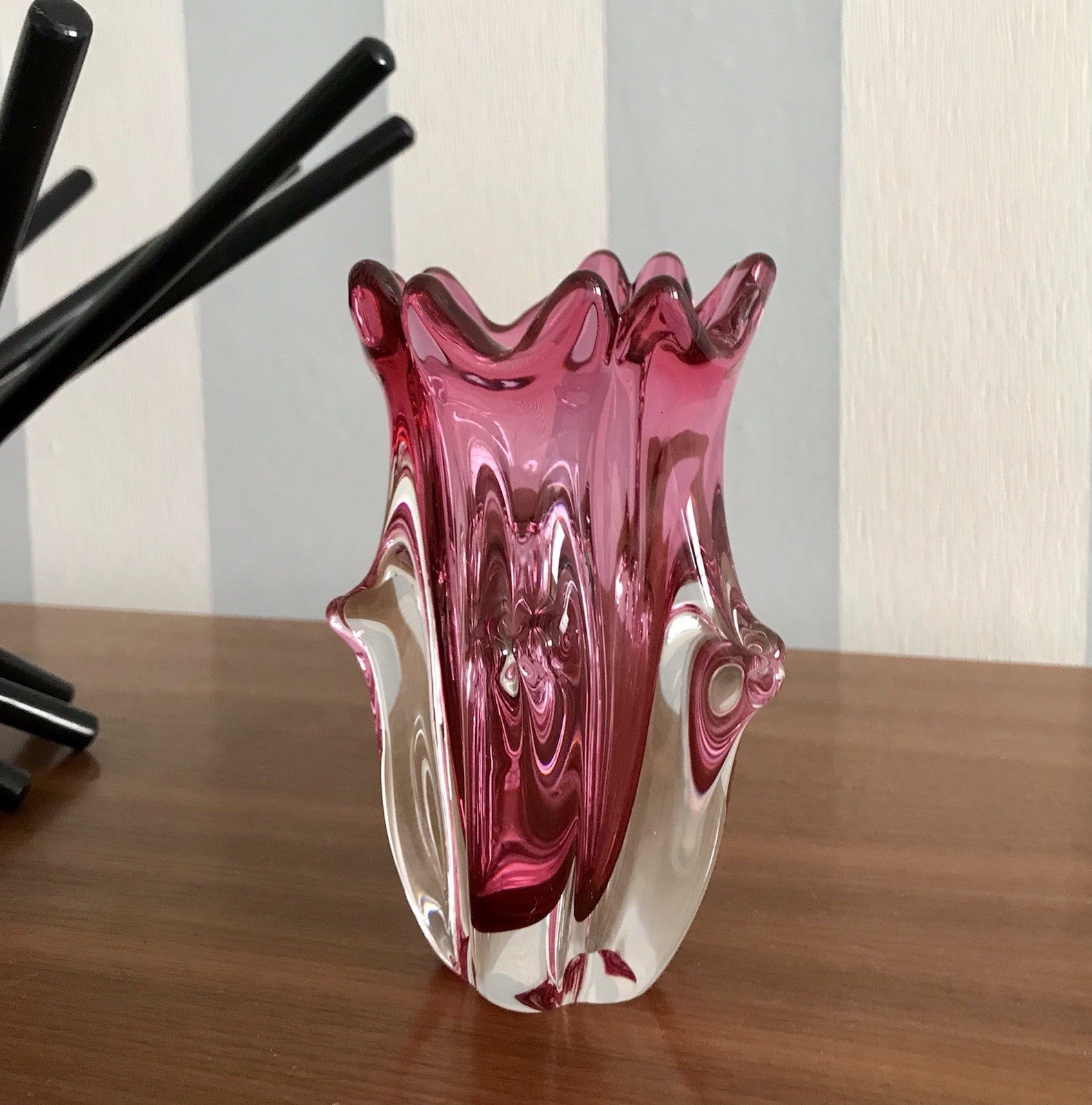 Vintage Glasvase Vase 60er Jahre Glas rubinrot pink rot