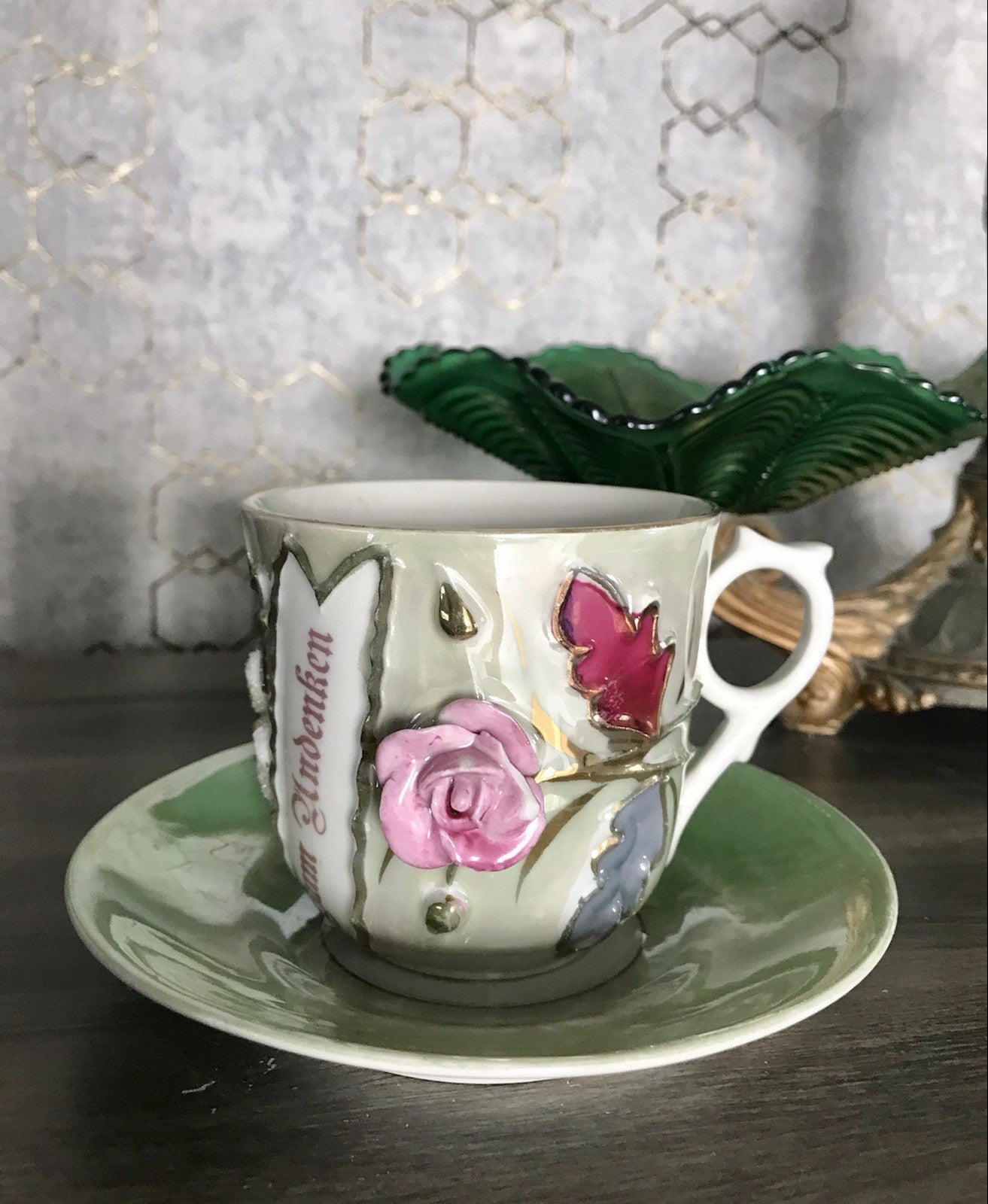 Antik Rosenhäferl Porzellan Andenken Tasse Zum Andenken Stucktasse grün rosa