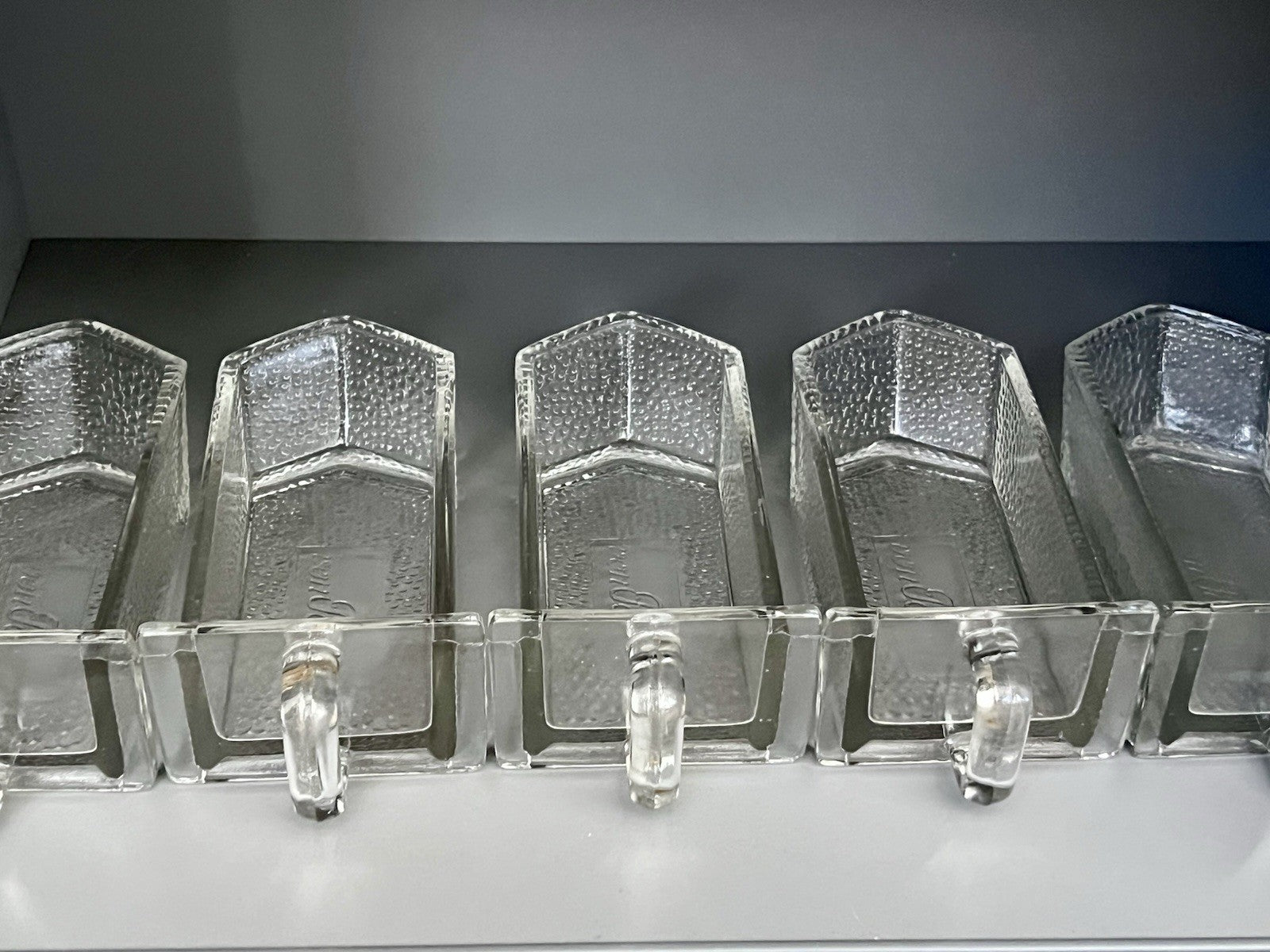 Antik Art Déco 8 Glas Schütten Pressglas von Poncet