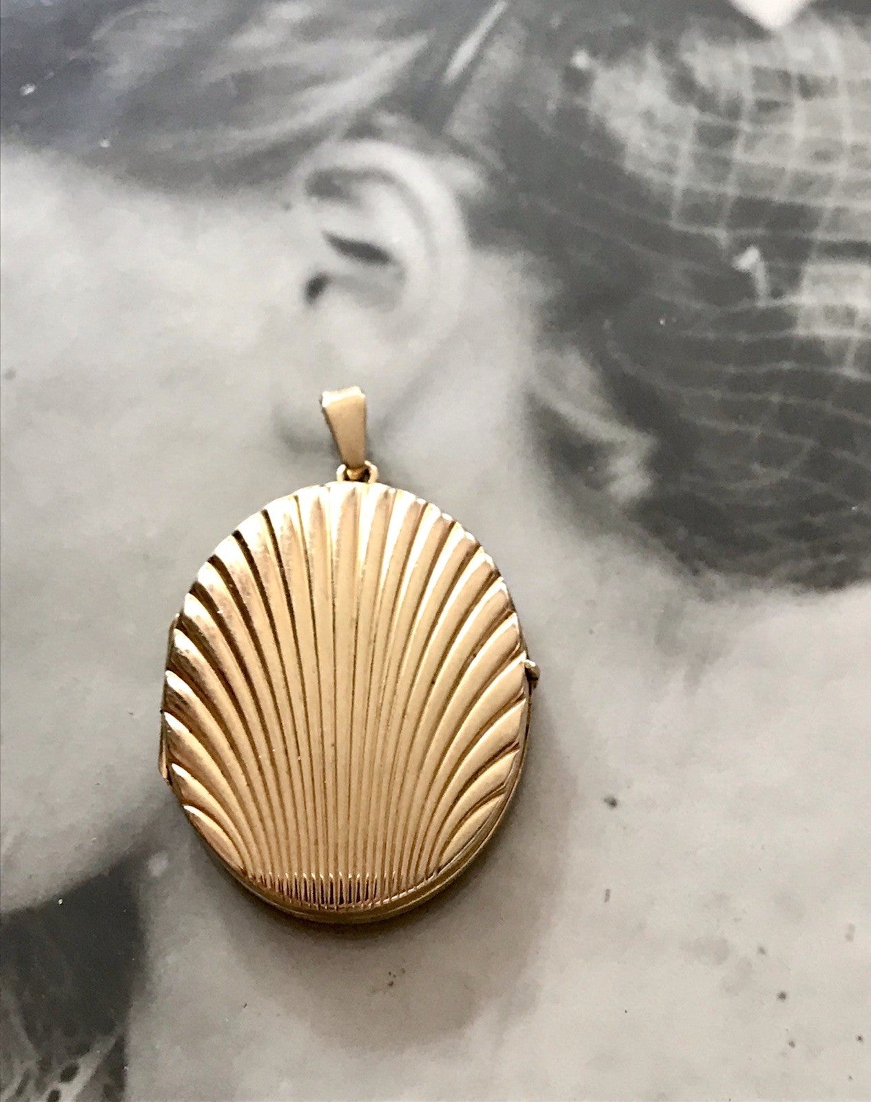 Vintage Kettenanhänger Anhänger Foto Medaillon Muschel Amerikan Double vergoldet