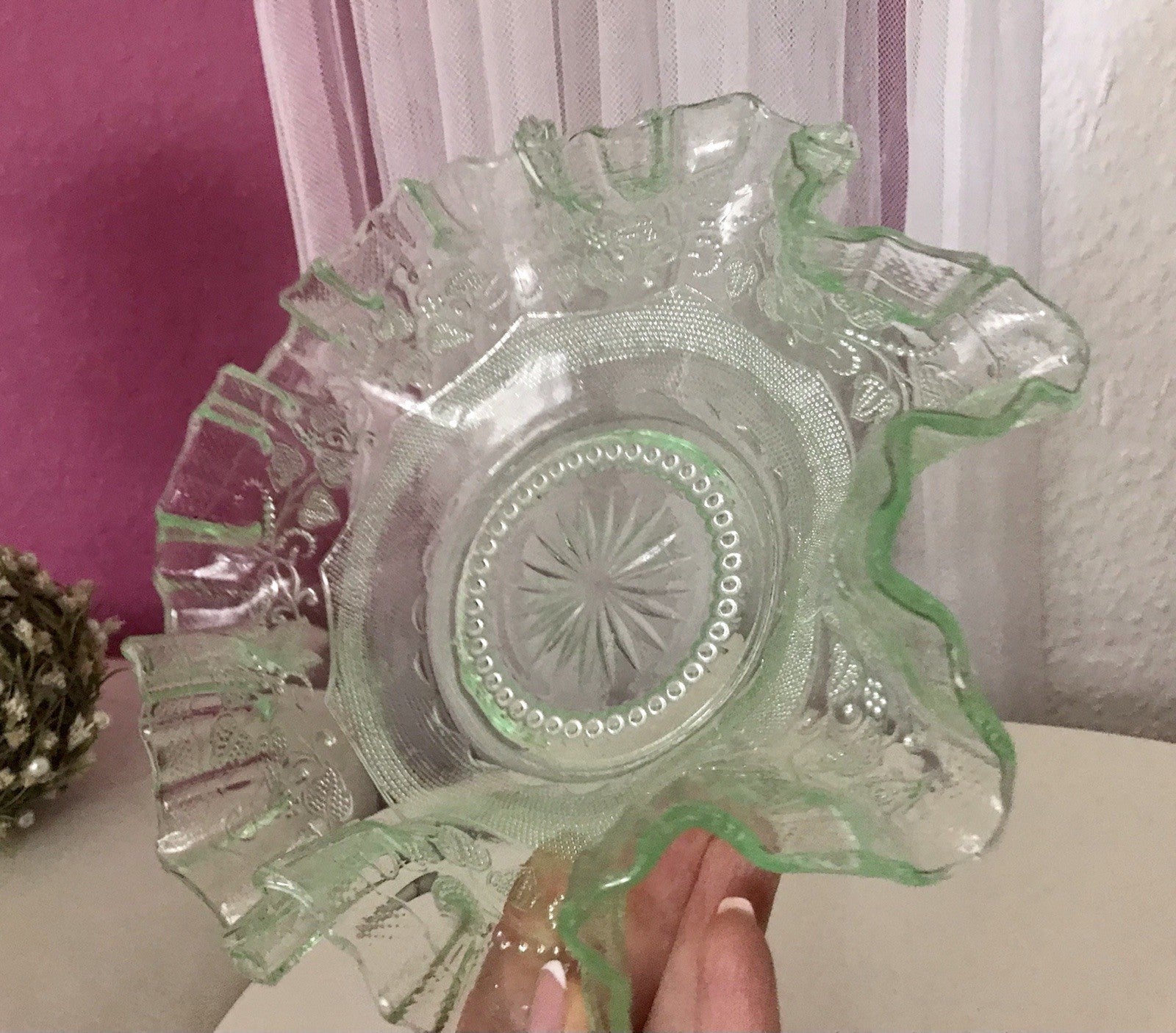 Antik Jugendstil Serviettenrand Pressglas Schale Glas Uranglas grün