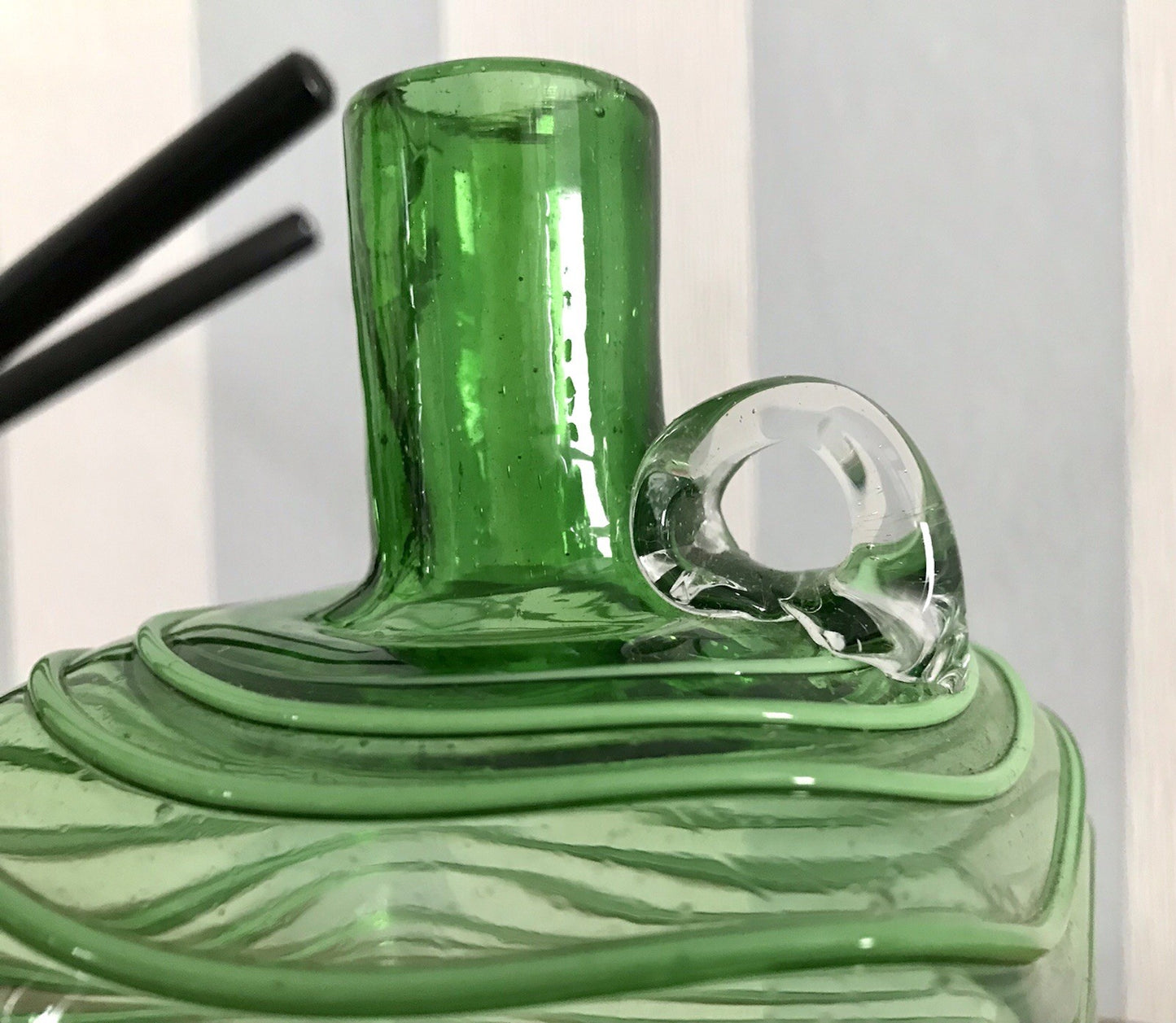 Vintage Vase Murano? Glasvase grün Aufschmelzungen Fäden Henkelvase