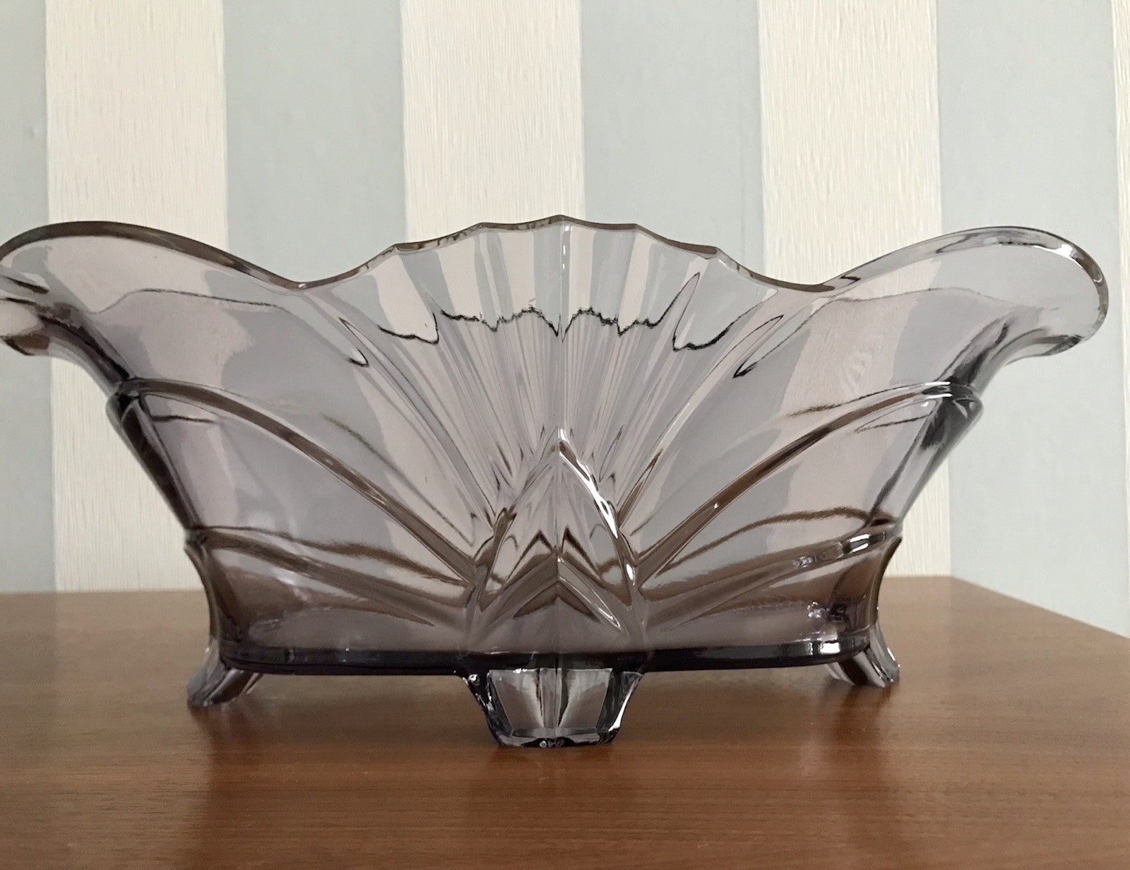 Antik Art Déco lila Pressglas Schale Glas Brockwitz Fruchtschale 1941 Jardiniere