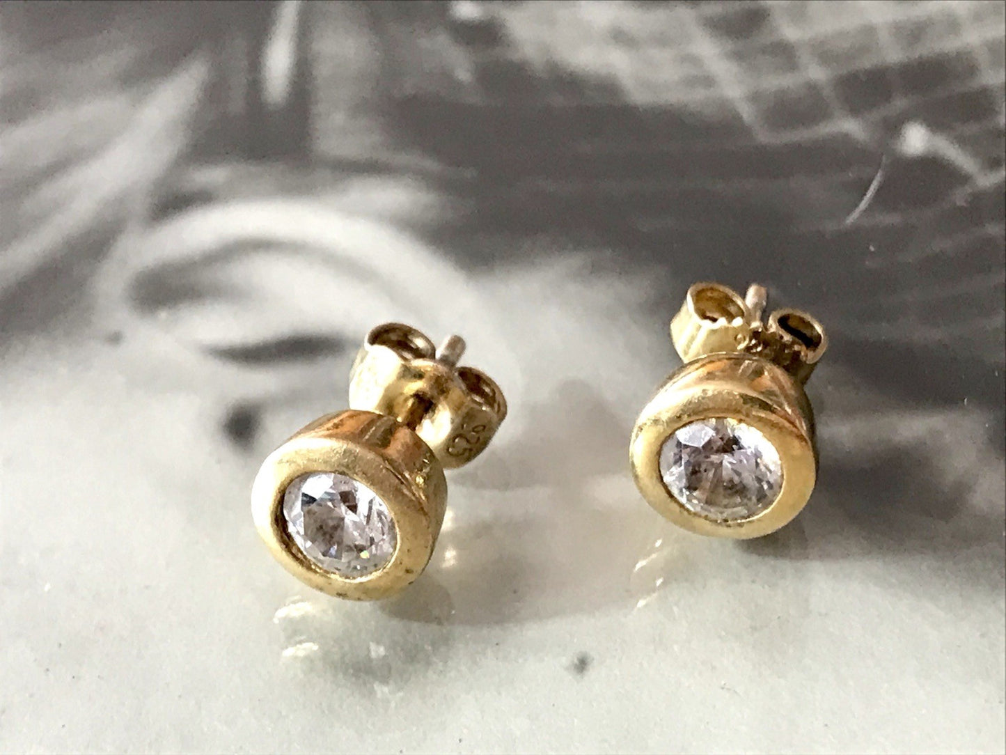 Ohrringe Ohrstecker DAMEN Silber vergoldet gold farblose geschliffene Steine 925