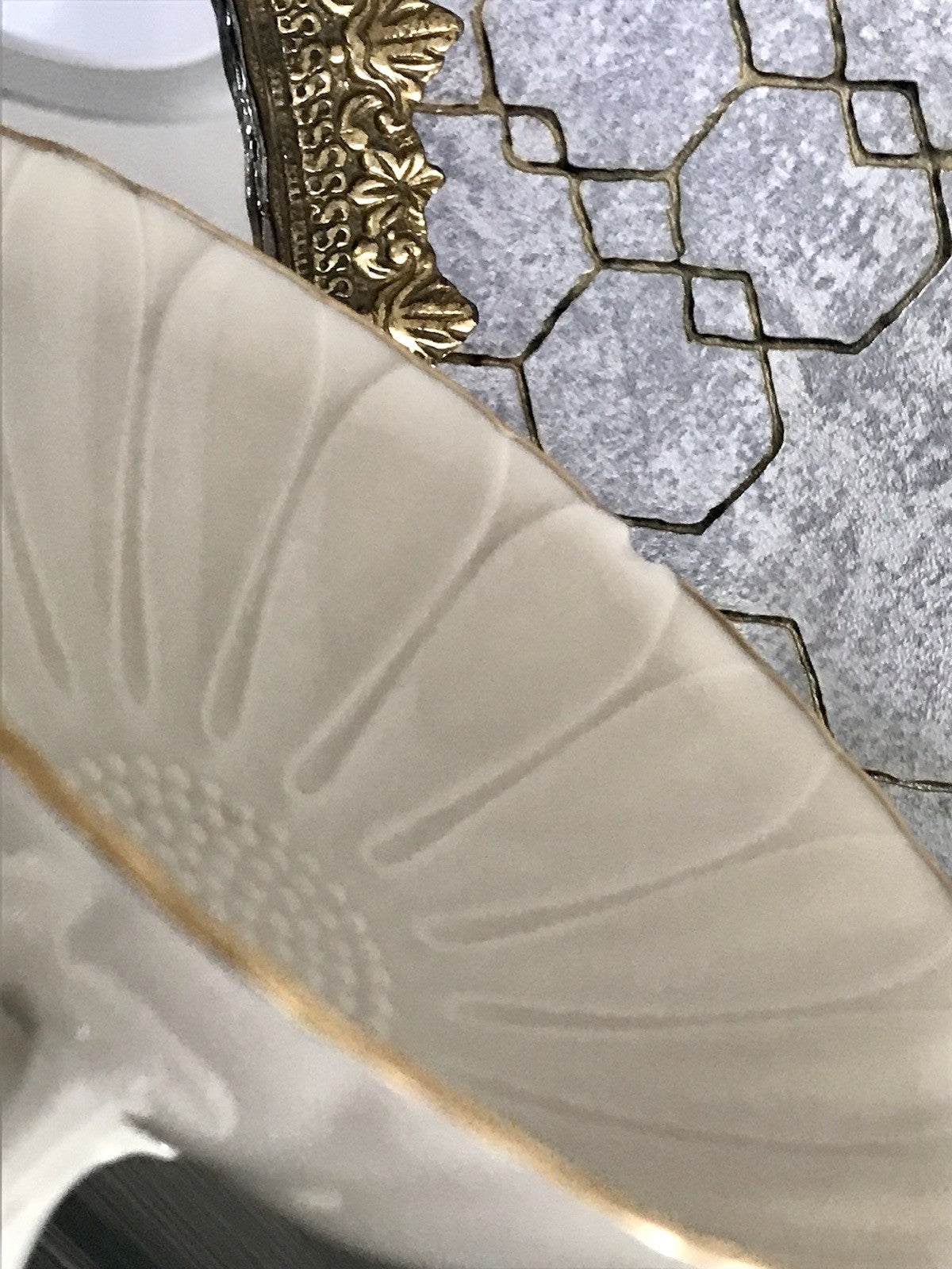 Antik Porzellan Fußschale Schale auf Fuß USA Lenox elfenbein gold Blume
