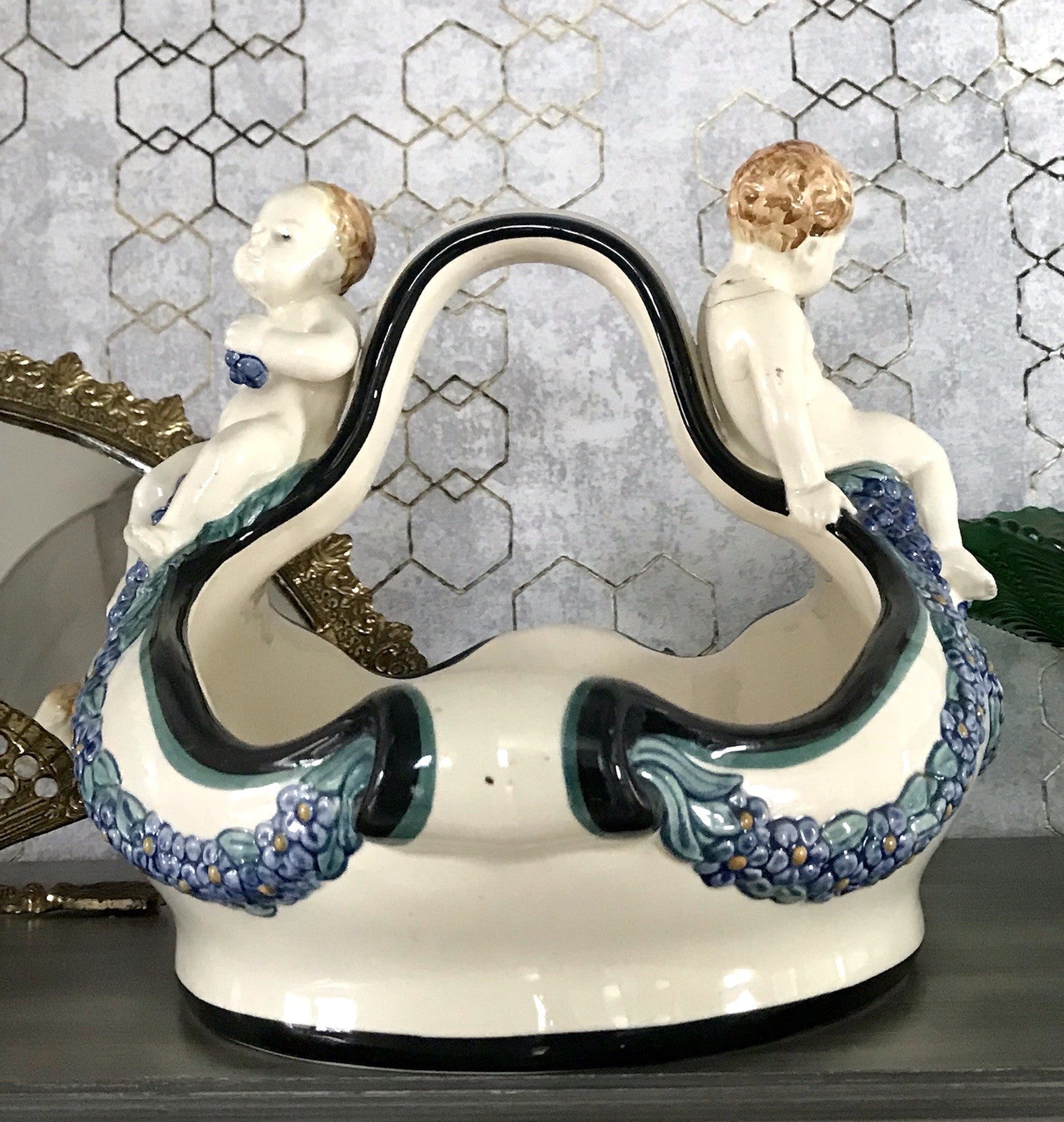 Antik Wilhelm Süß Karlsruher Majolika Keramik Korb Jardiniere Schale mit Putti