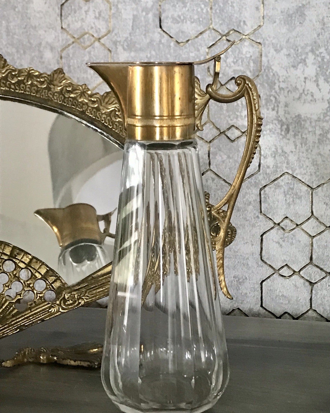 Antik Karaffe Dekanter Messing vergoldet? Metallmontur Glas Flächenschliff Edel!