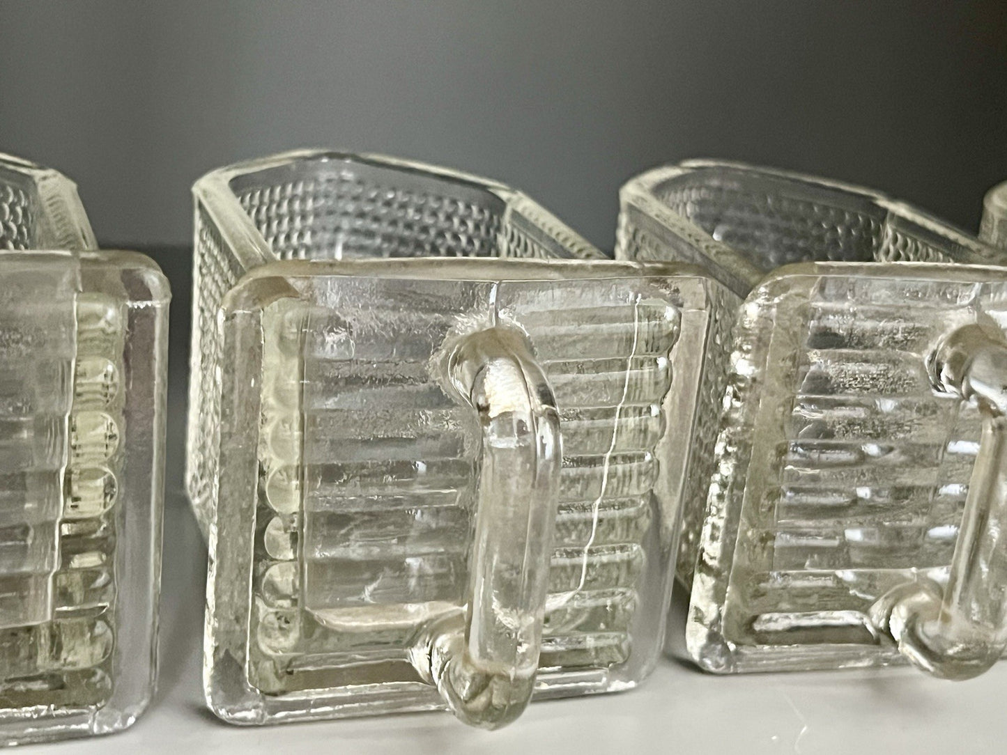 Antik Art Déco 4 Glas Schütten Pressglas von Gerrix