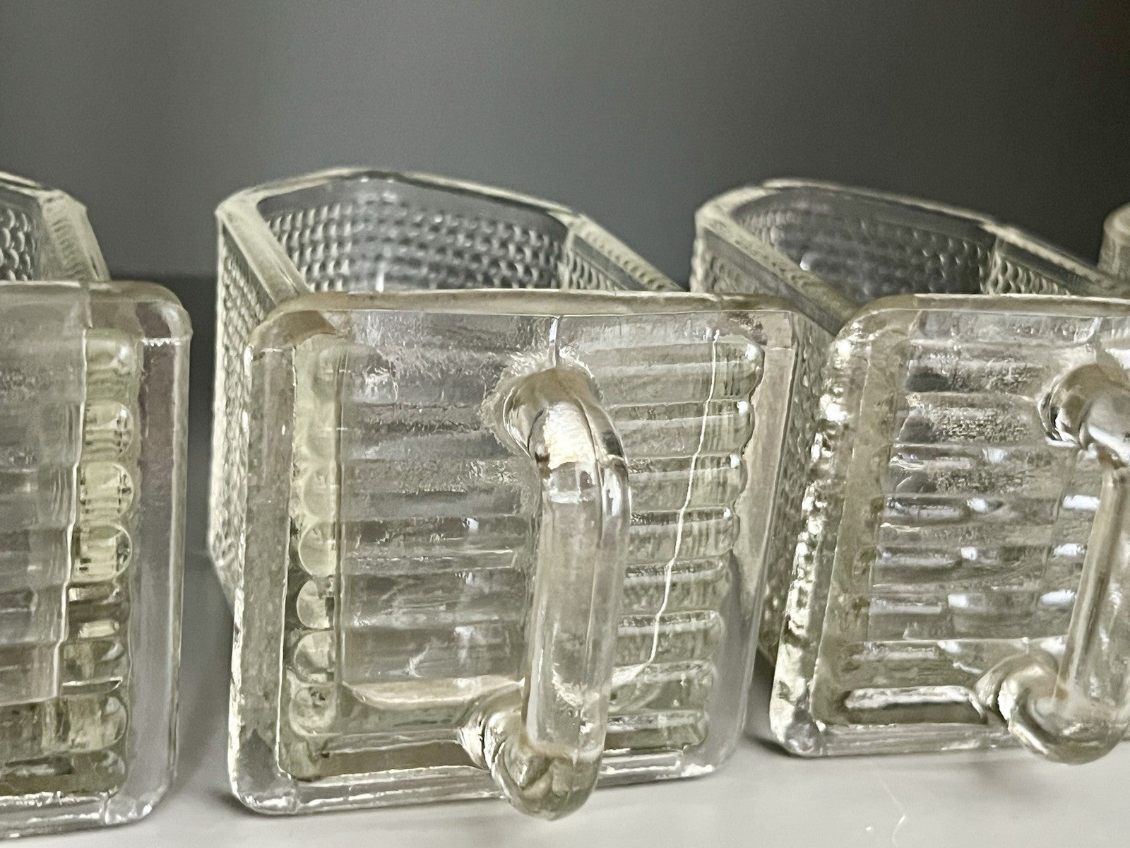 Antik Art Déco 4 Glas Schütten Pressglas von Gerrix