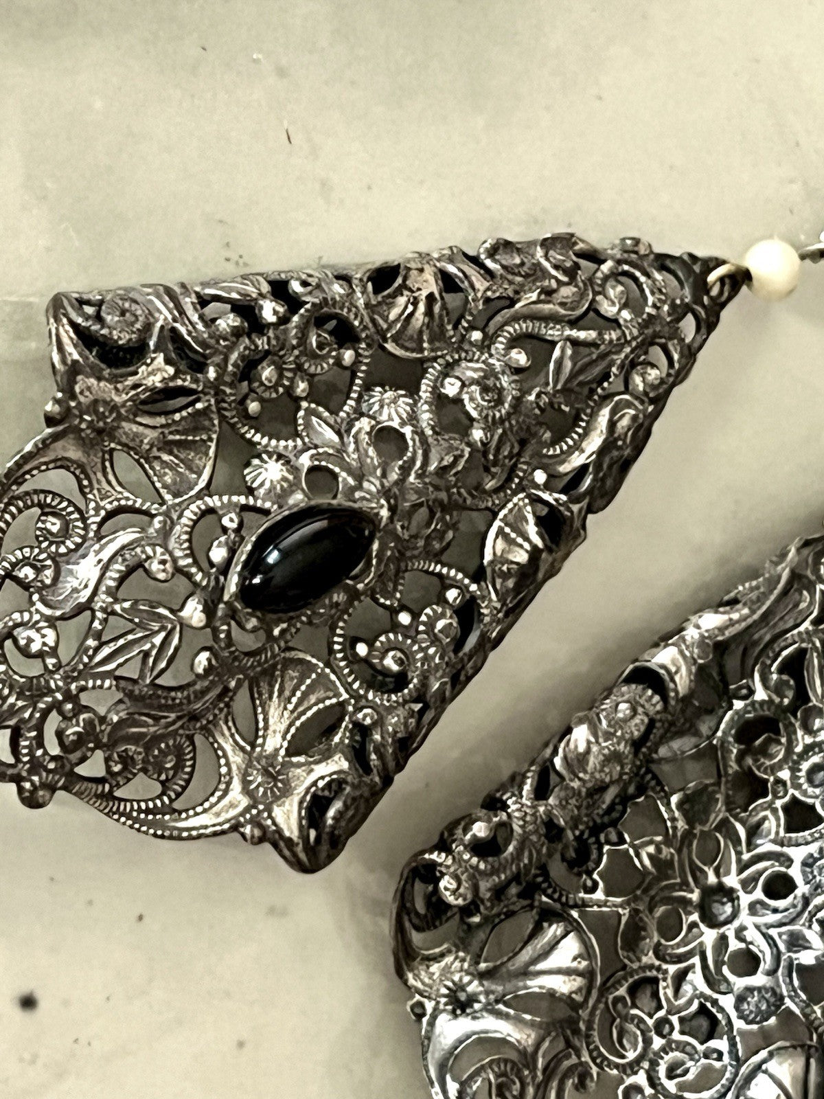 Antik? Vintage Ohrhänger Ohrringe DAMEN versilbert Viktorianisch Onyx Glas?