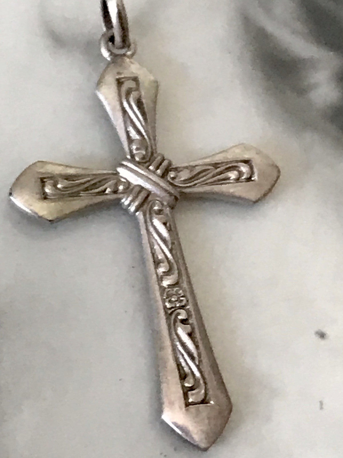 Antik alt schöne Form 835 Silber Kreuz Anhänger Kettenanhänger Relief