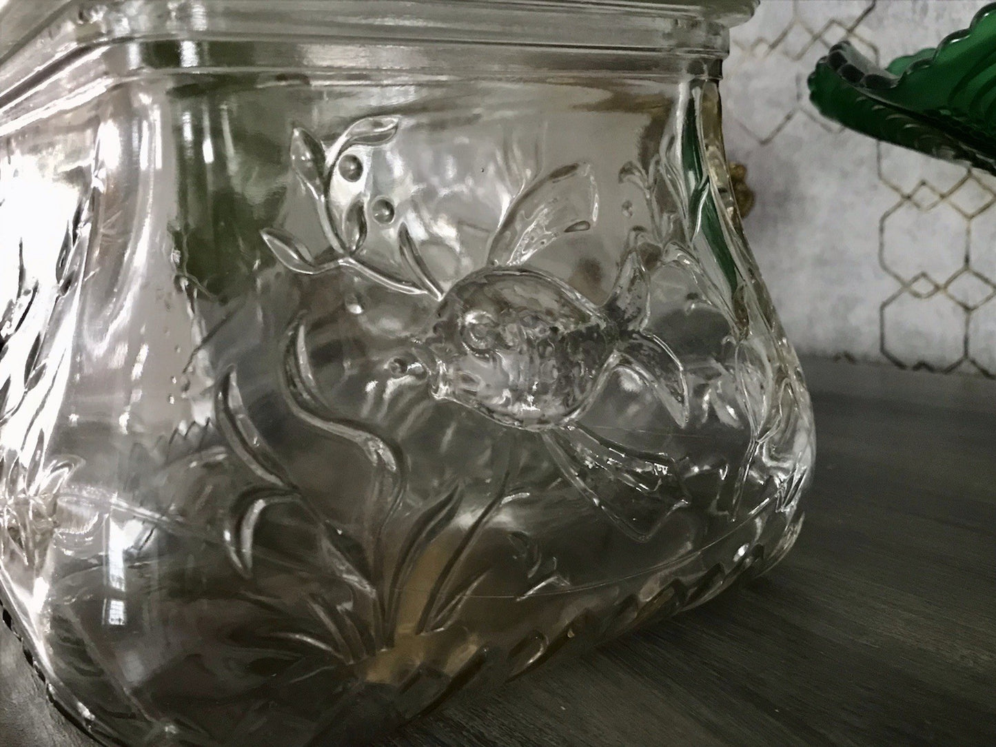 Antik Art Déco Deckeldose Dose Glasdose Pressglas Haribo Lakritze Fischmuster