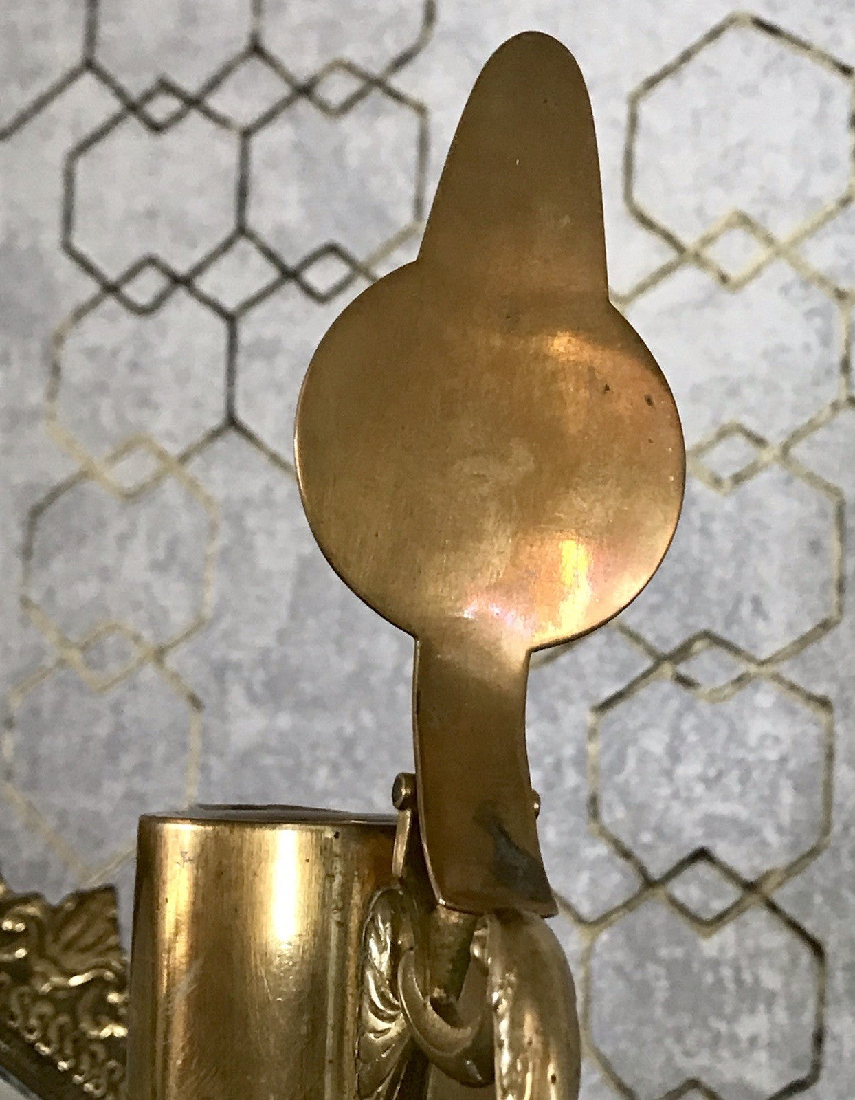 Antik Karaffe Dekanter Messing vergoldet? Metallmontur Glas Flächenschliff Edel!