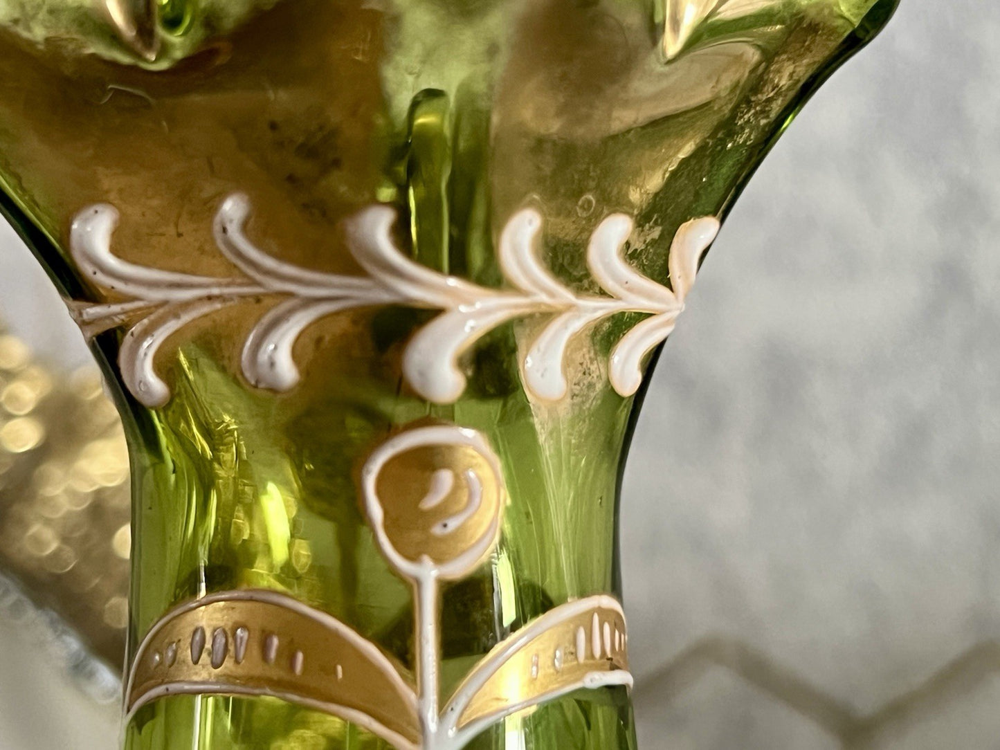 Antik Jugendstil grün kleine Vase Glasvase Gold-Staffage Emaille Abriss