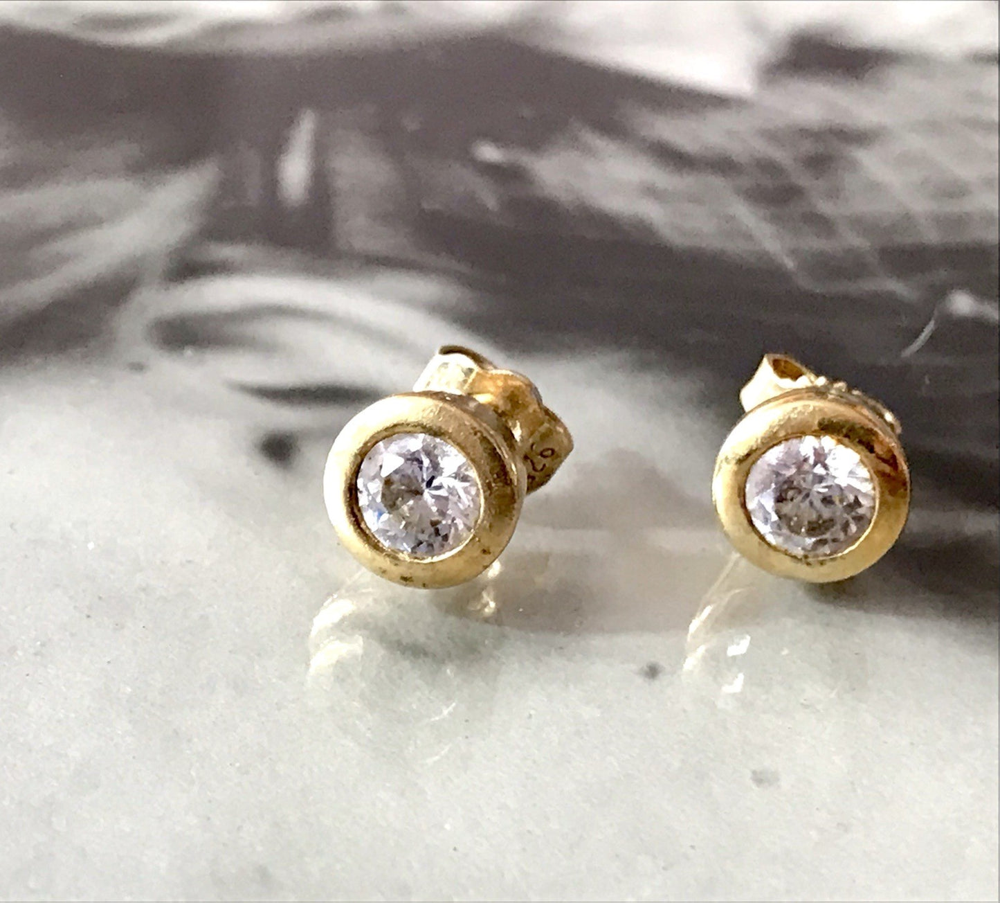 Ohrringe Ohrstecker DAMEN Silber vergoldet gold farblose geschliffene Steine 925