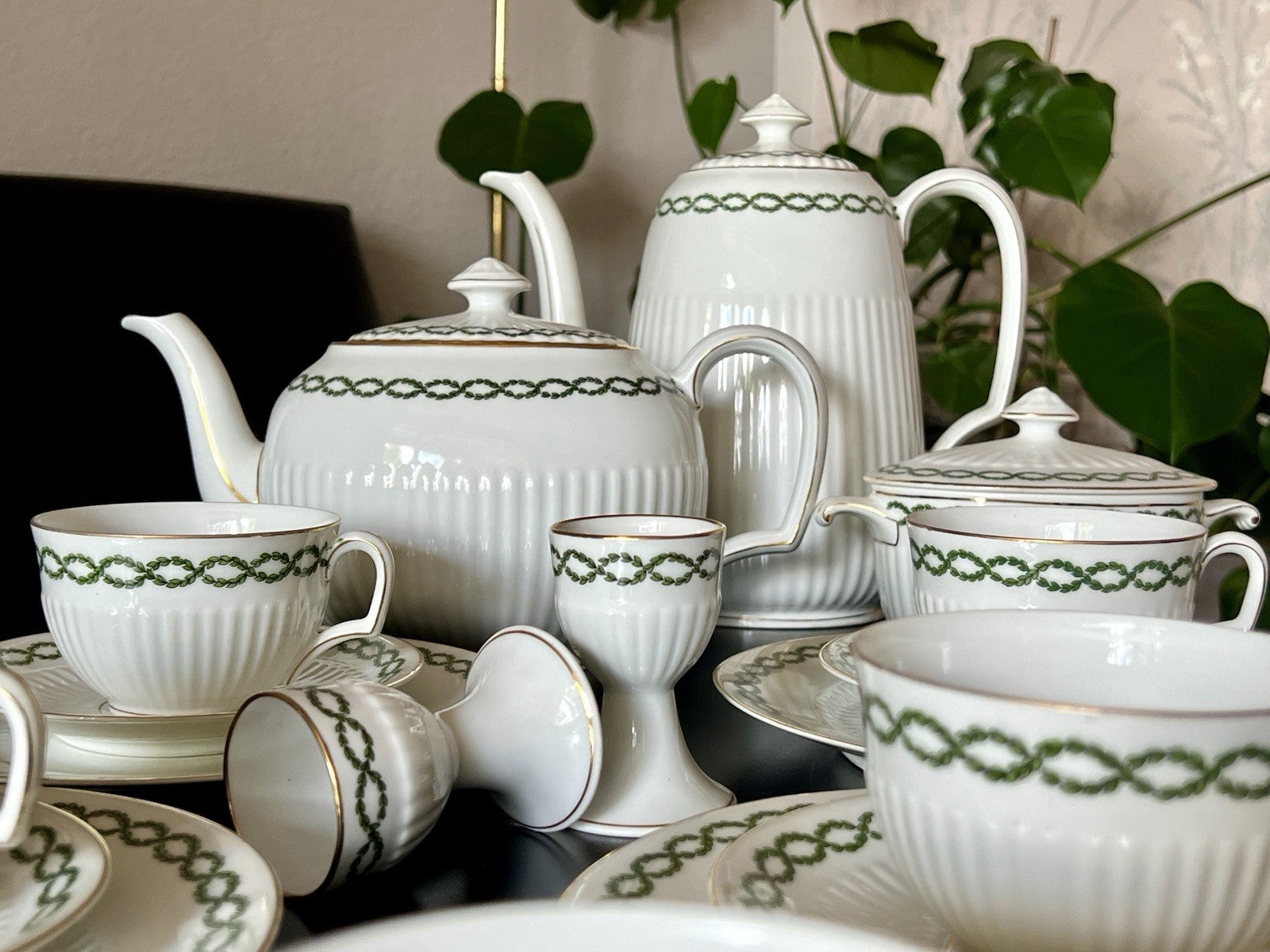 Edel antik Hutschenreuther Porzellan Kaffeeservice 10 + Pers. weiß Lorbeerkranz
