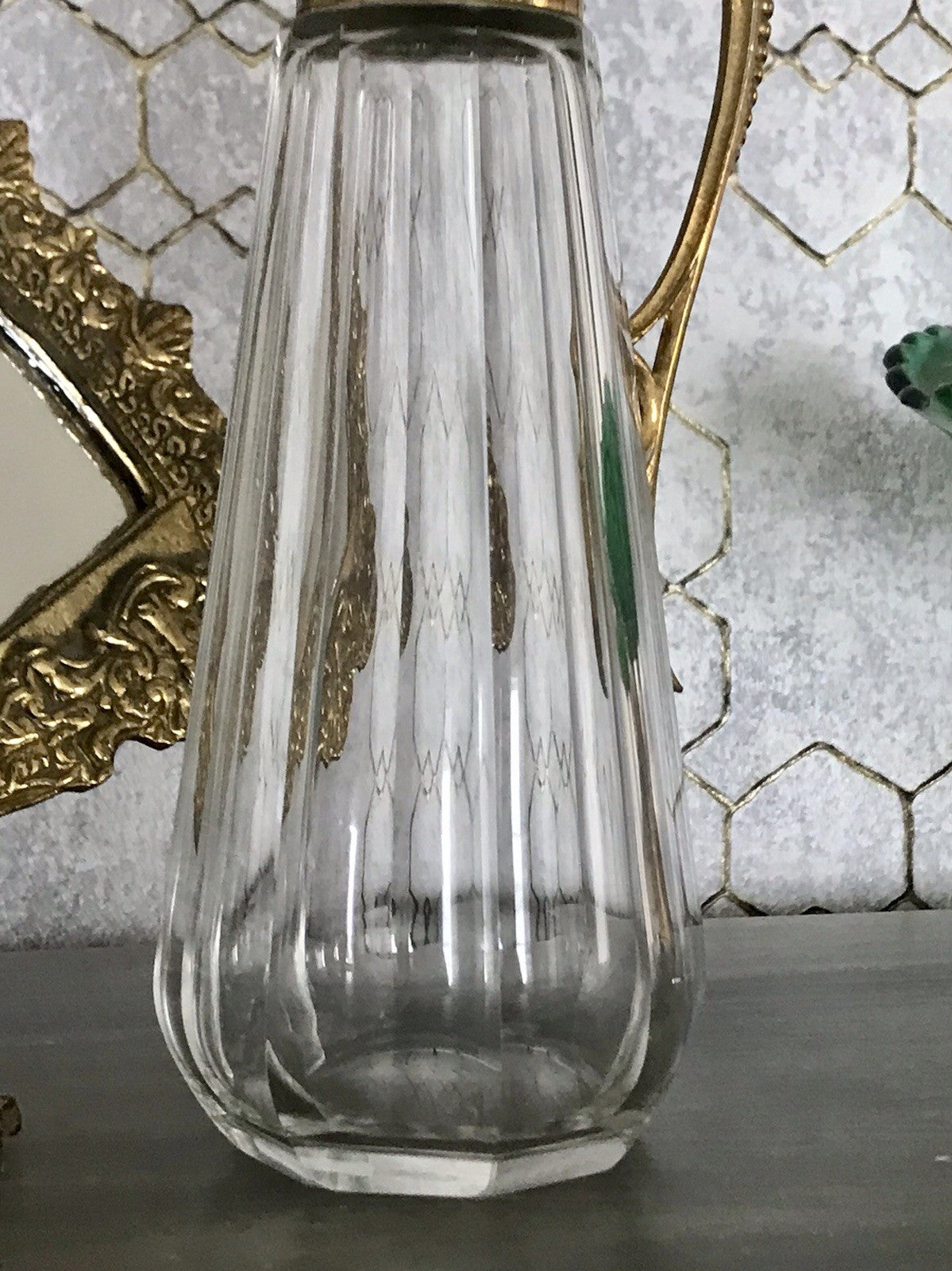 Antik Karaffe Dekanter Messing vergoldet? Metallmontur Glas Flächenschliff Edel!