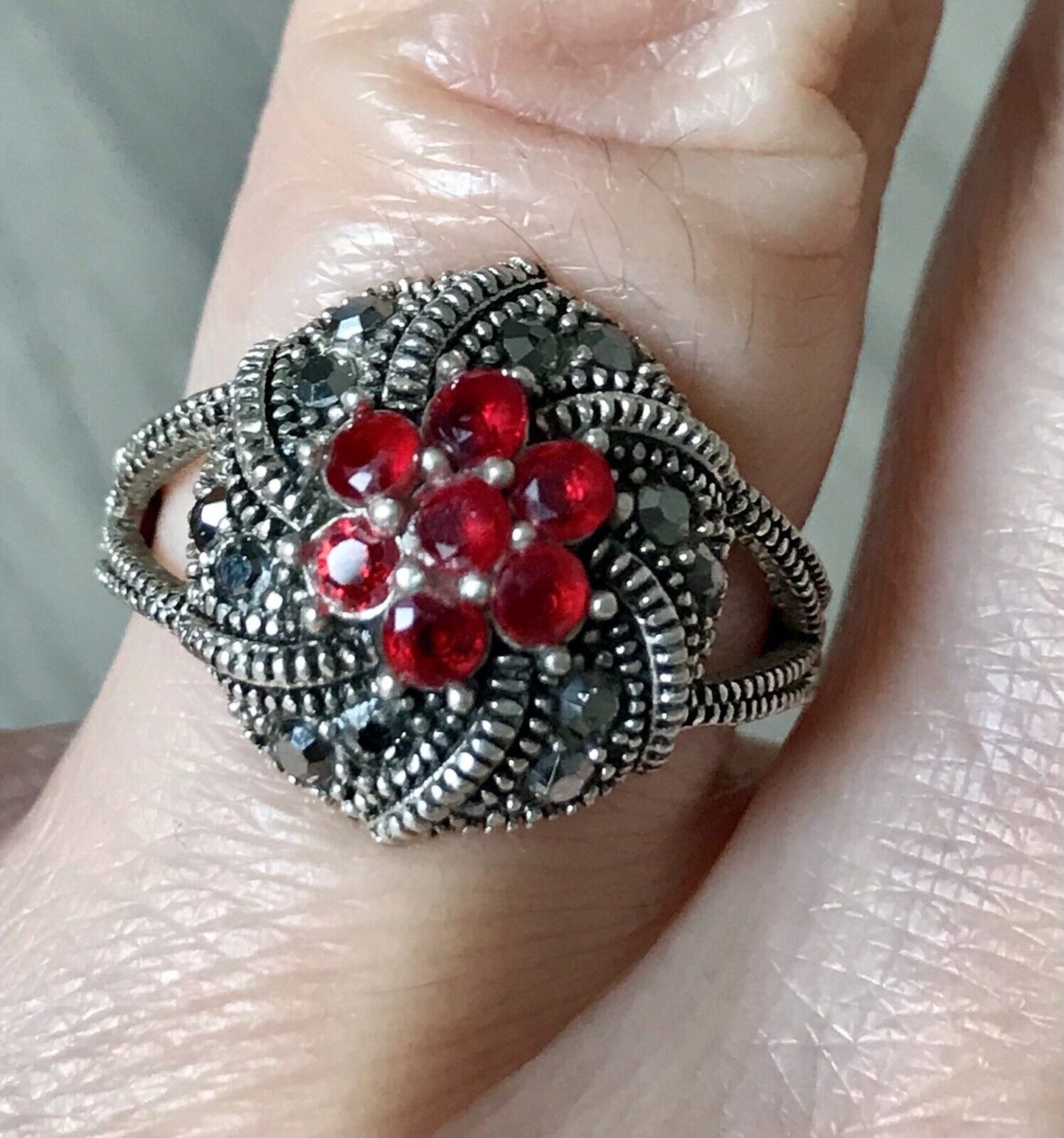 Alt antikisiert Damen Ring Silber 925 SUPER rote Steine Markasite Gr.55