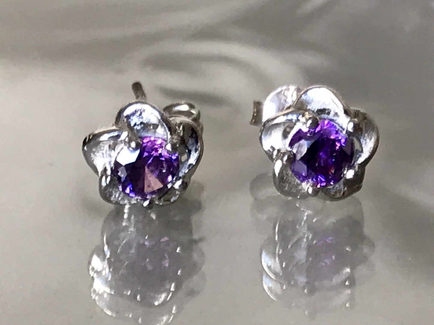 Ohrstecker Ohrringe Silber 925 Amethyst ? geschliffen Schöne Fassung