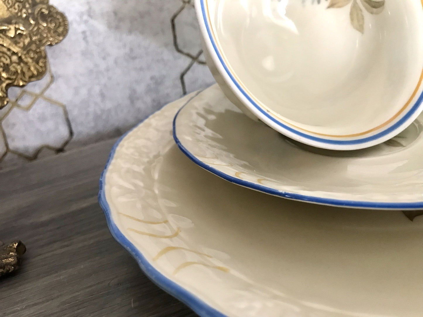 Antik Art Déco Porzellan 1 Kaffee-Gedeck Sammeltasse Distel? Motiv elfenbein
