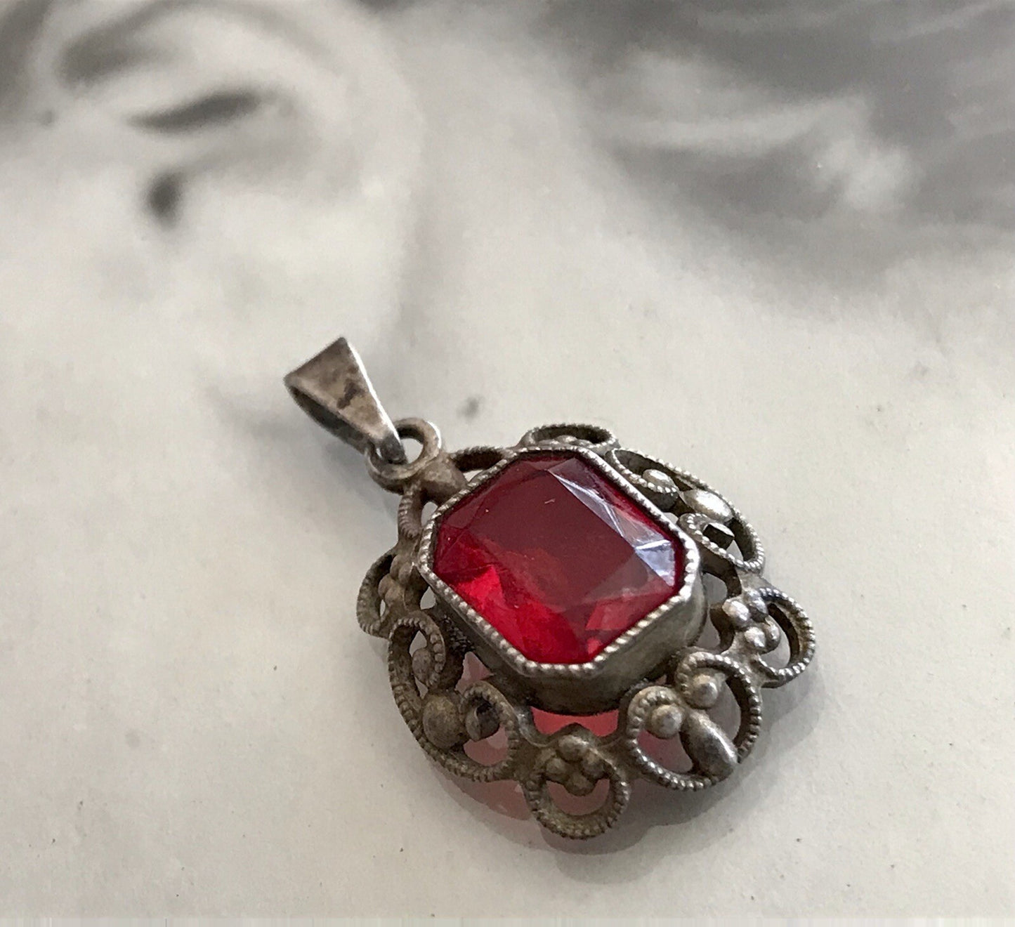 Antik Jugendstil Art Déco Edel Anhänger 835 Silber SUPER Design roter Stein