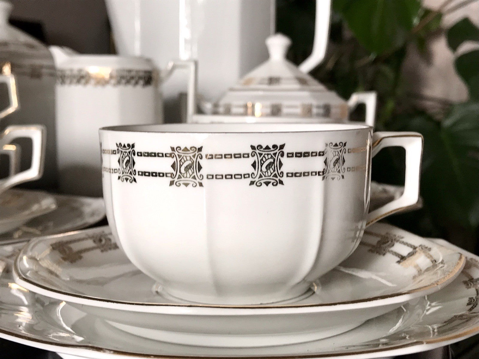 Antik Art Déco Porzellan 11 Personen Kaffeeservice EDEL Goldrand Golddekor