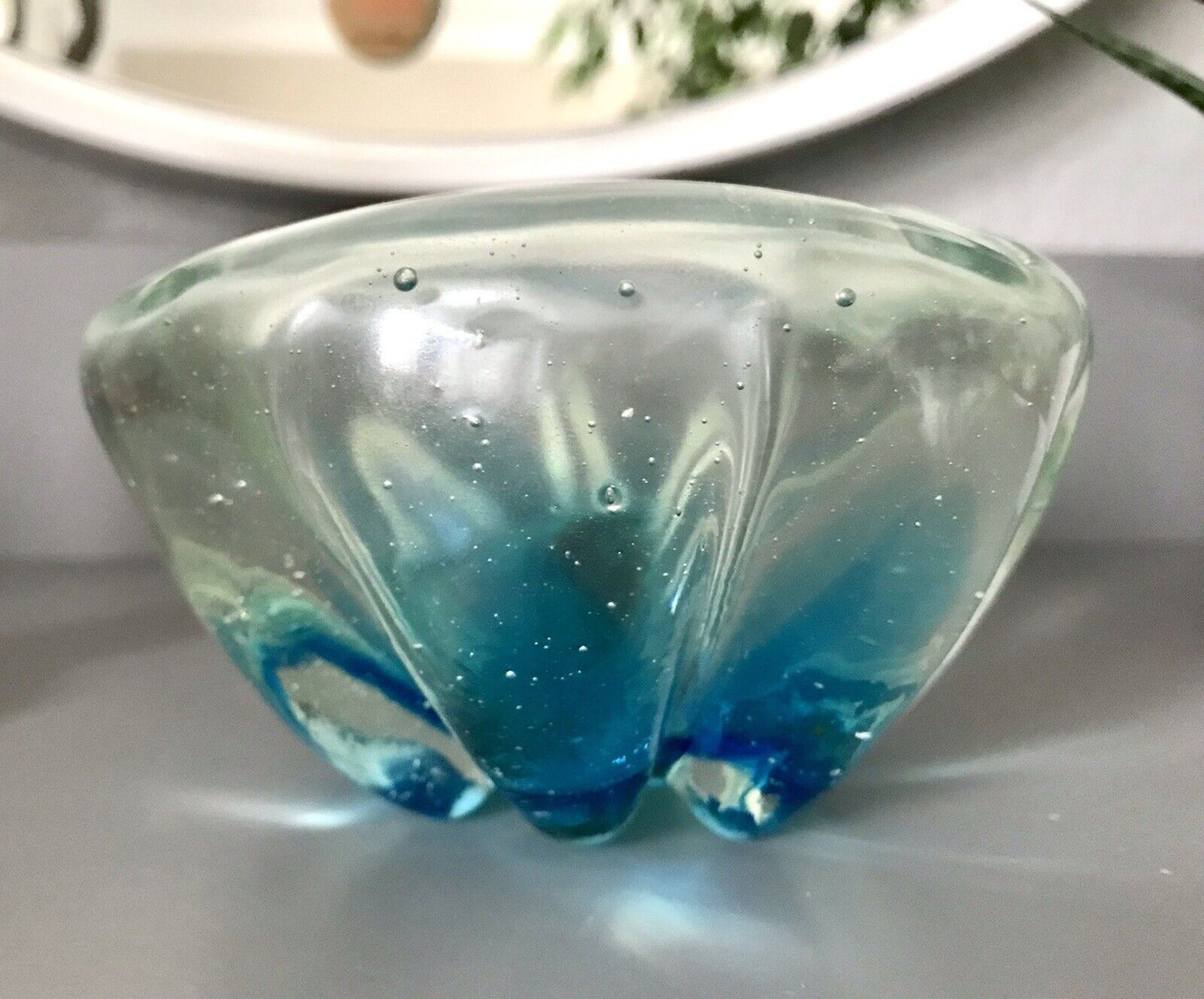 Antik ? Murano ? Schale Glasvase Glas türkis blau seidig schimmernd Lüster