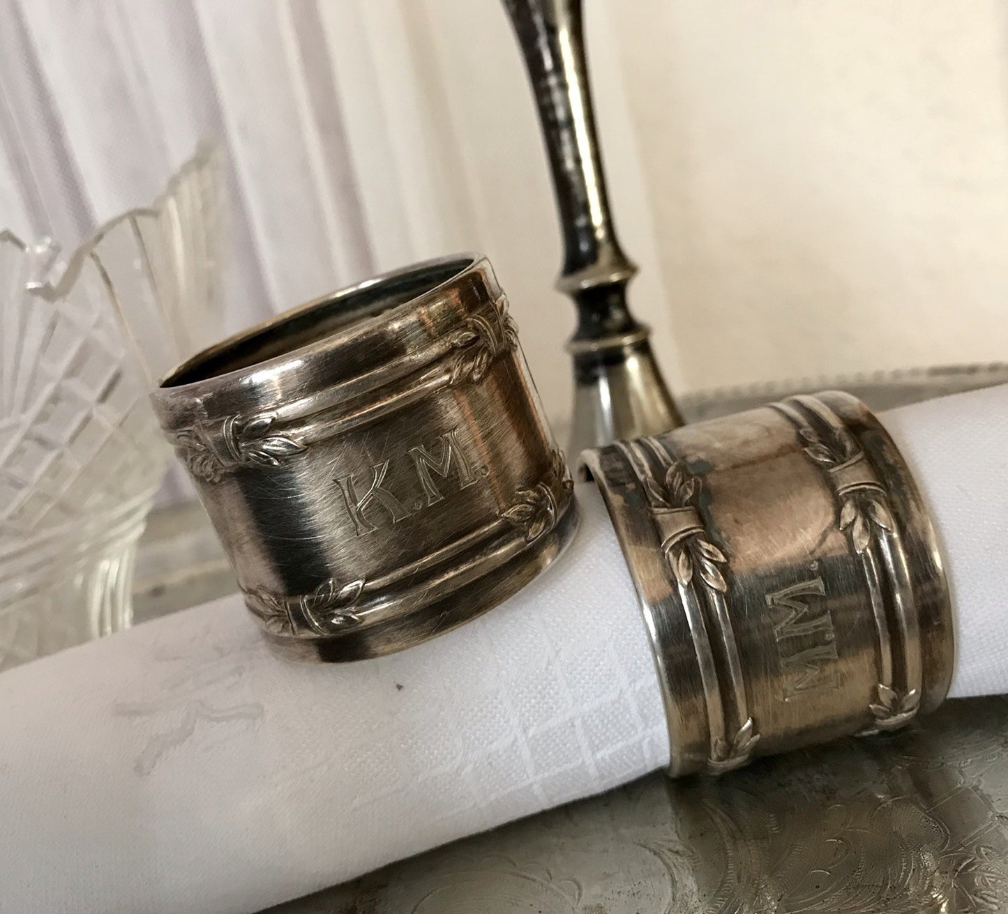 Antik 2 Serviettenringe Jugendstil MM KM Monogramm versilbert GJ