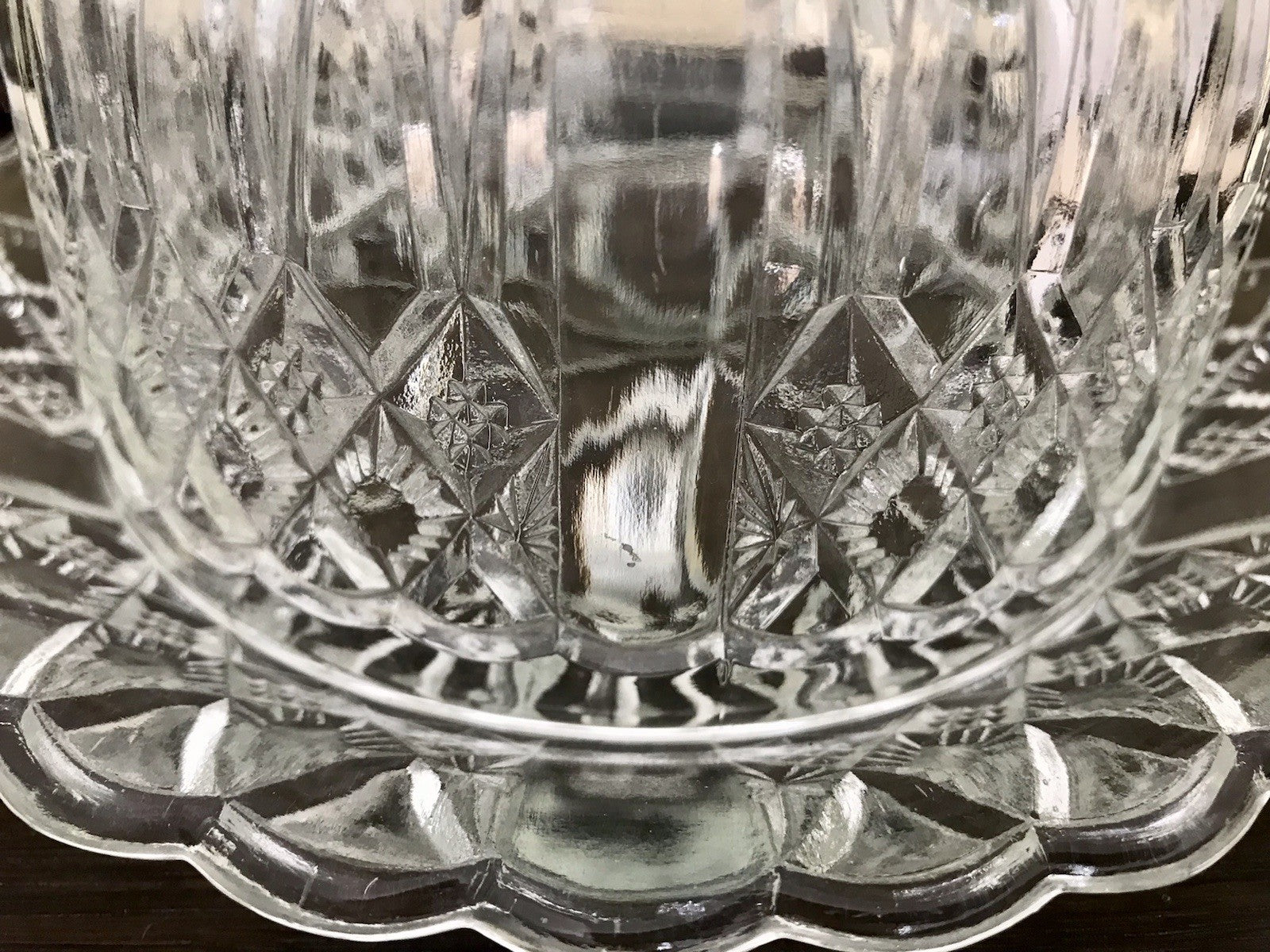Antik Art Déco Glas Pressglas Käseglocke Butterglocke Glas