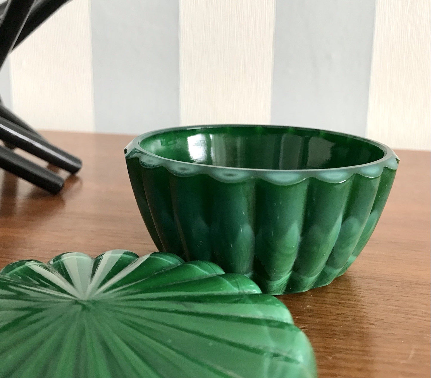 Antik Art Déco Glas Glasdose Deckeldose Glas Malachitglas Böhmen