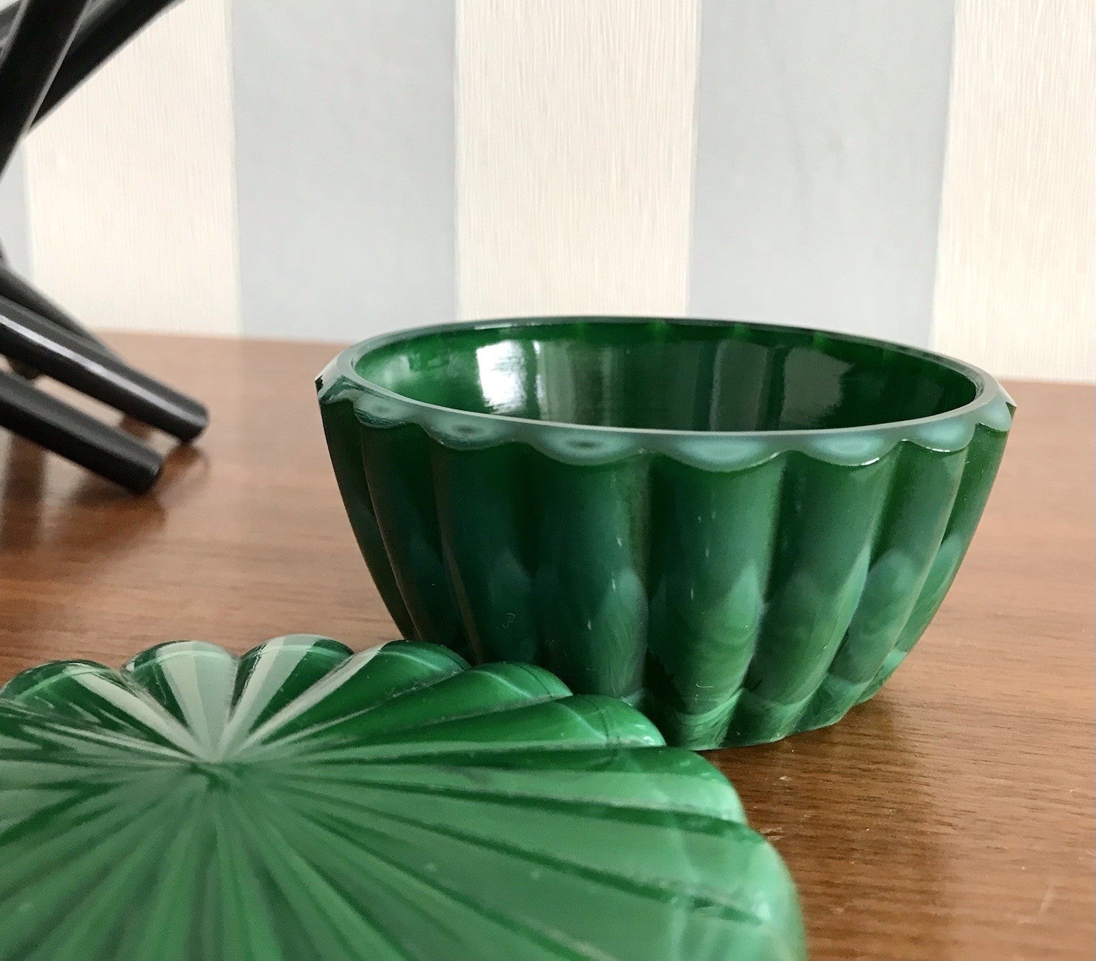 Antik Art Déco Glas Glasdose Deckeldose Glas Malachitglas Böhmen