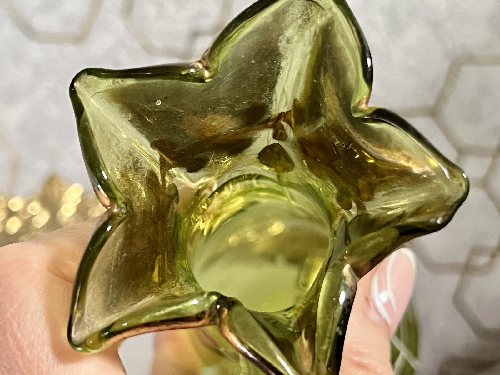Antik Jugendstil grün kleine Vase Glasvase Gold-Staffage Emaille Abriss
