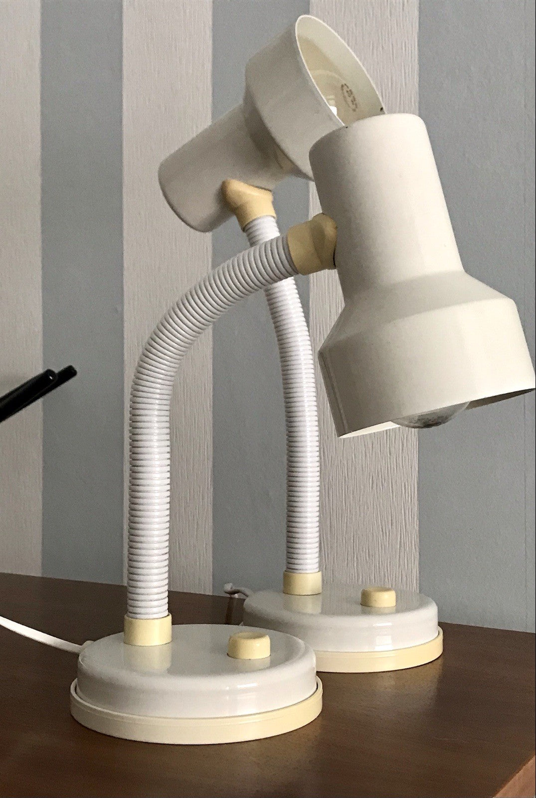Vintage 70er 80er 2x Gelenkarm Tischleuchte Lampe Leuchte belgisch weiß