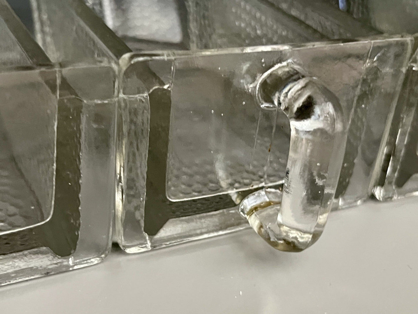 Antik Art Déco 8 Glas Schütten Pressglas von Poncet