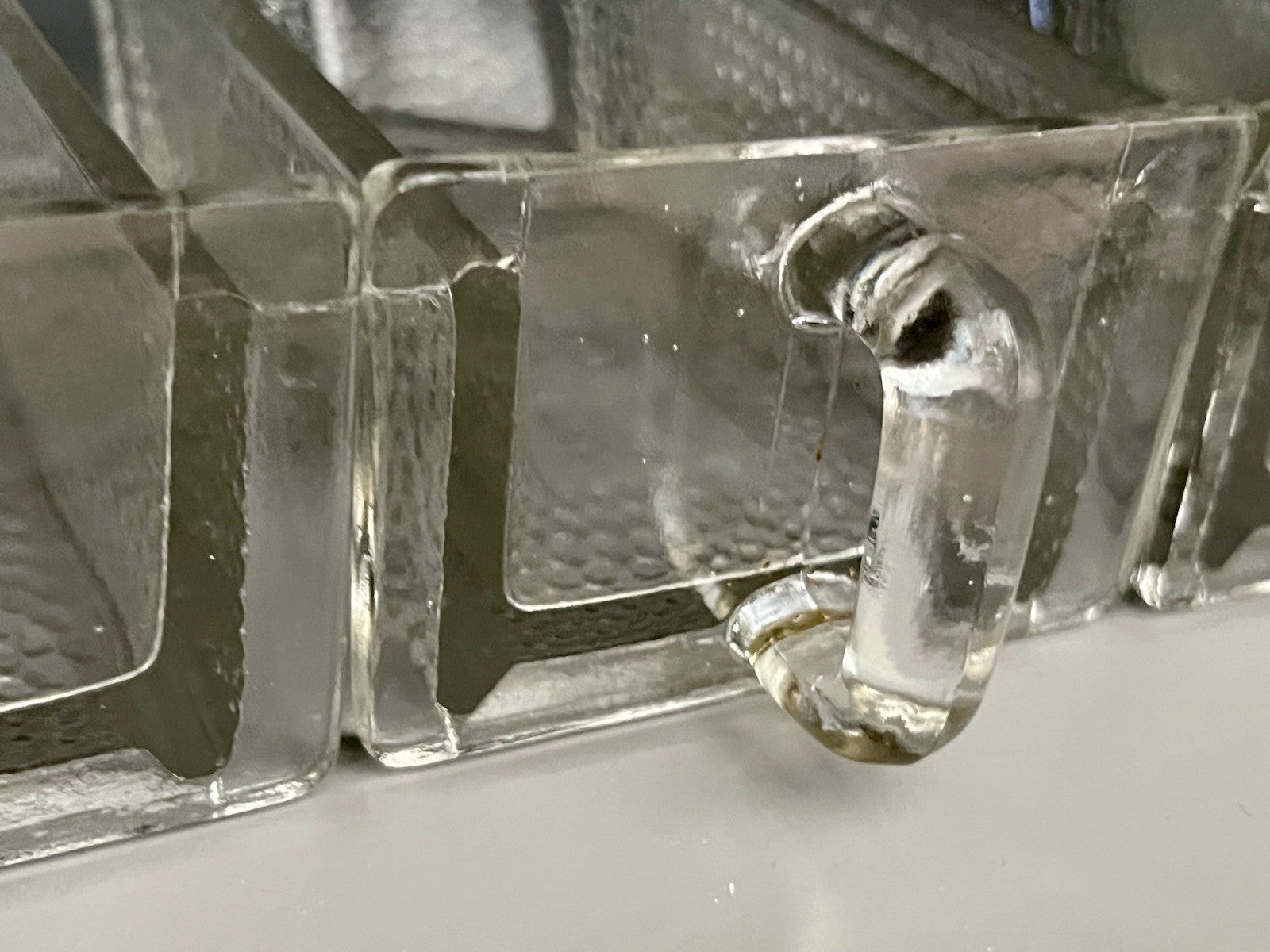 Antik Art Déco 8 Glas Schütten Pressglas von Poncet