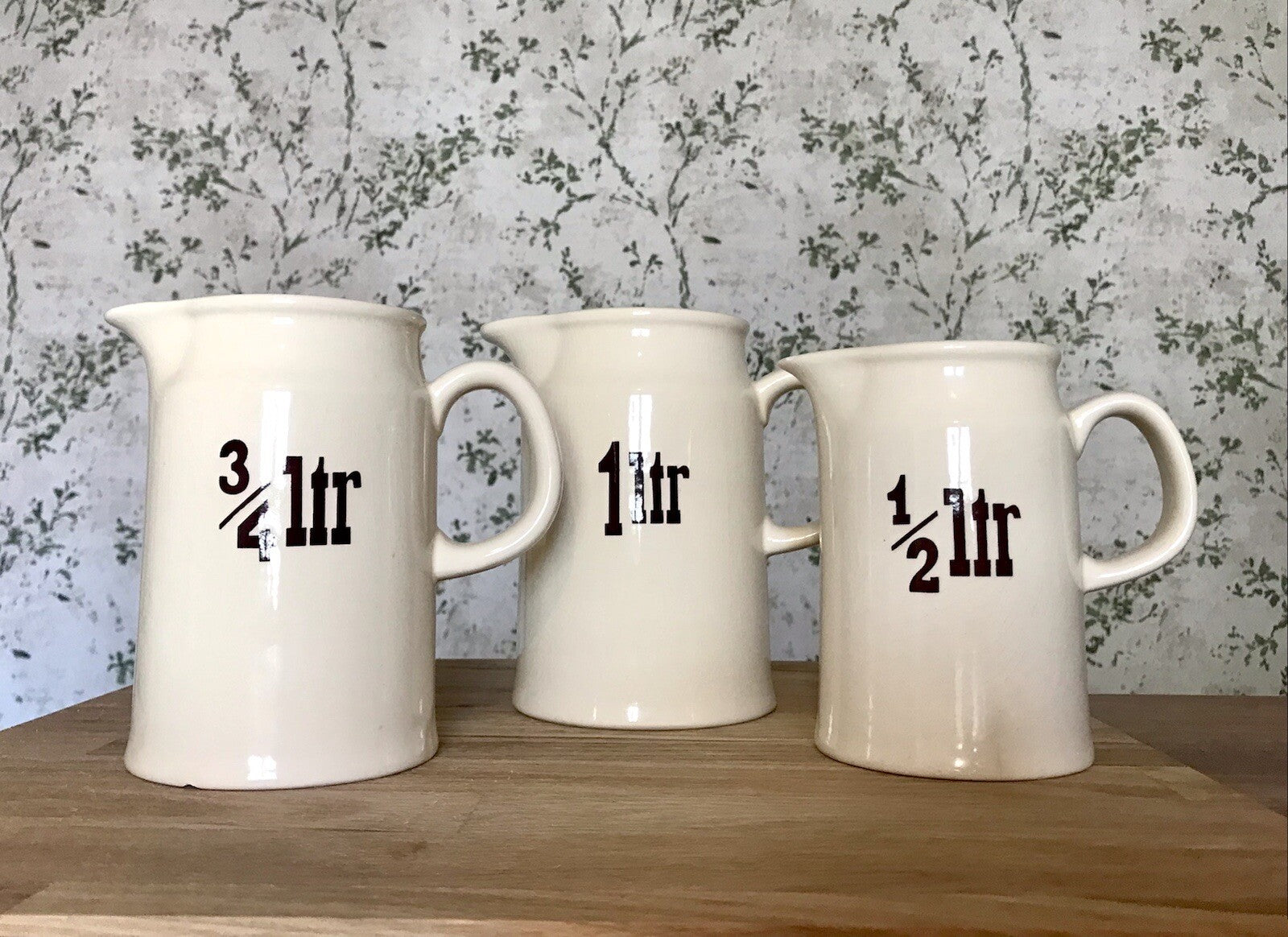 Alt Vintage 3 Kanne Milchkanne Messkrüge DDR Keramik Landhaus creme 1l 3/4l 1/2l