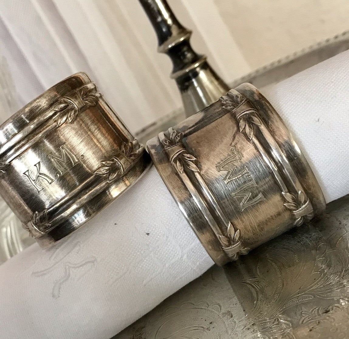 Antik 2 Serviettenringe Jugendstil MM KM Monogramm versilbert GJ