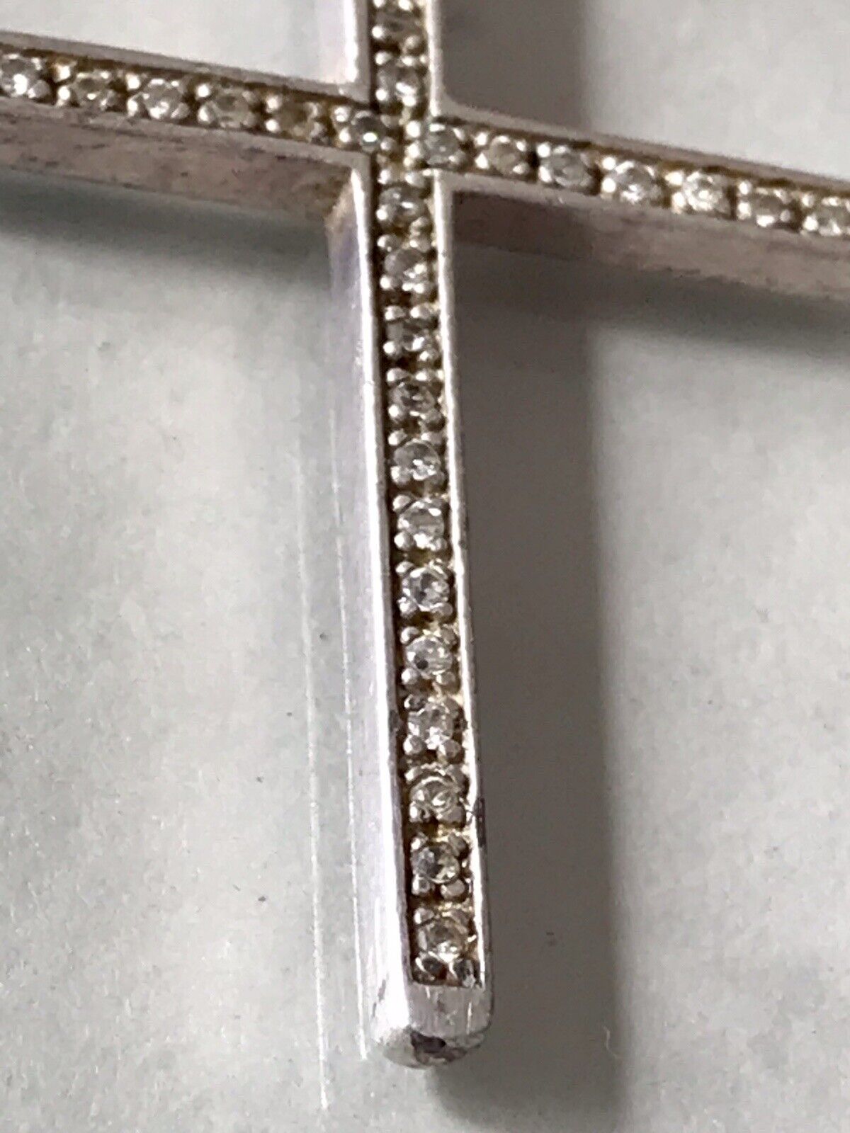 schöne Form 925 Silber Kreuz Anhänger Kettenanhänger mit farblosen Steinen