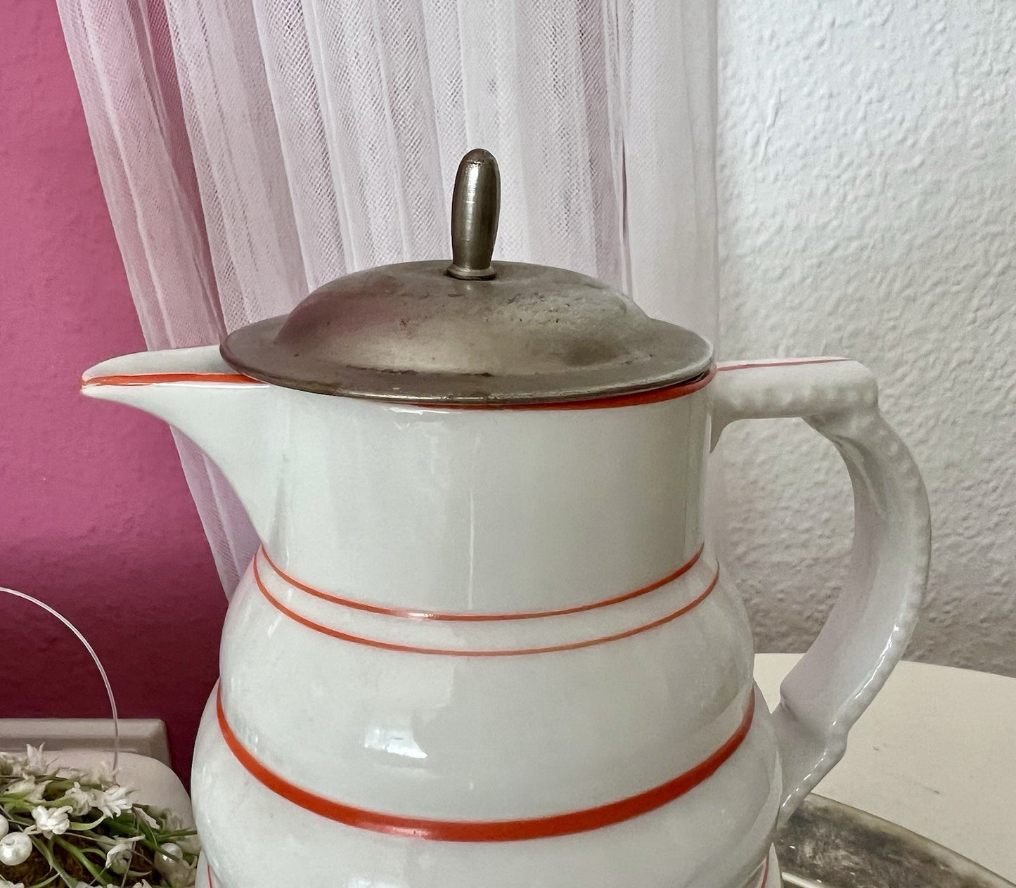 Antik Art Déco Bauhaus Porzellan Kakaokanne Schokoladenkanne Kanne Krug weiß rot