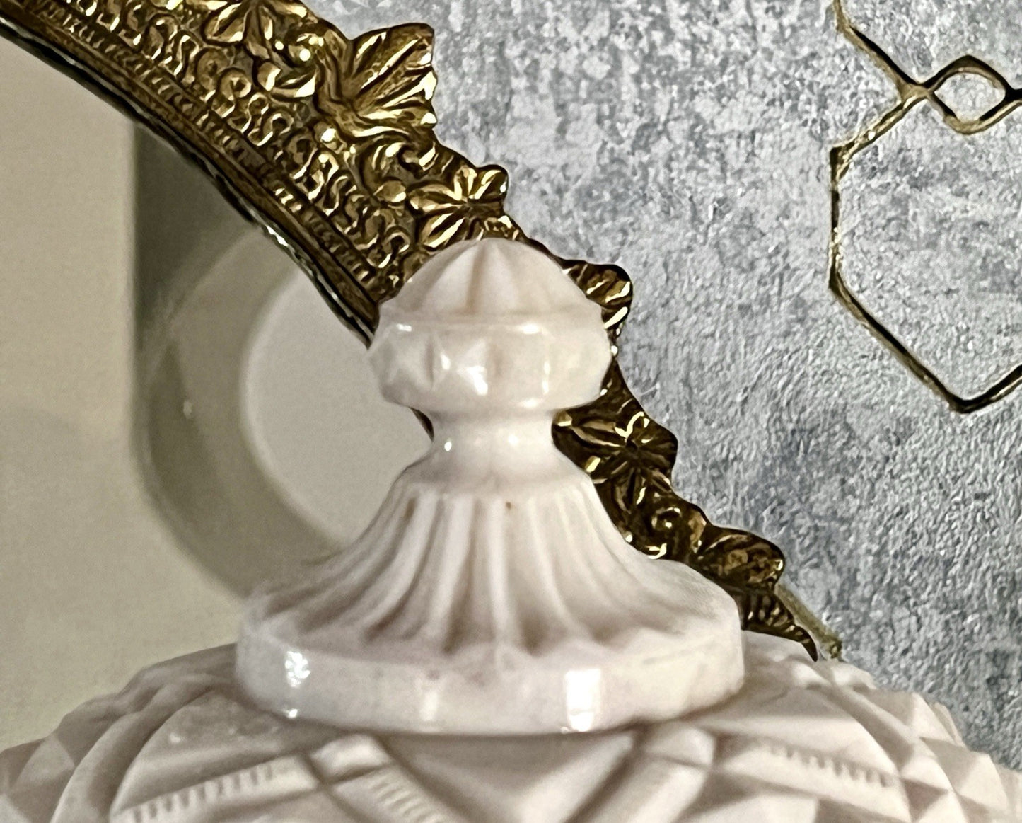 Antik Jugendstil Glasdose Dose Opalglas Deckeldose Pressglas SCHÖN Opalin