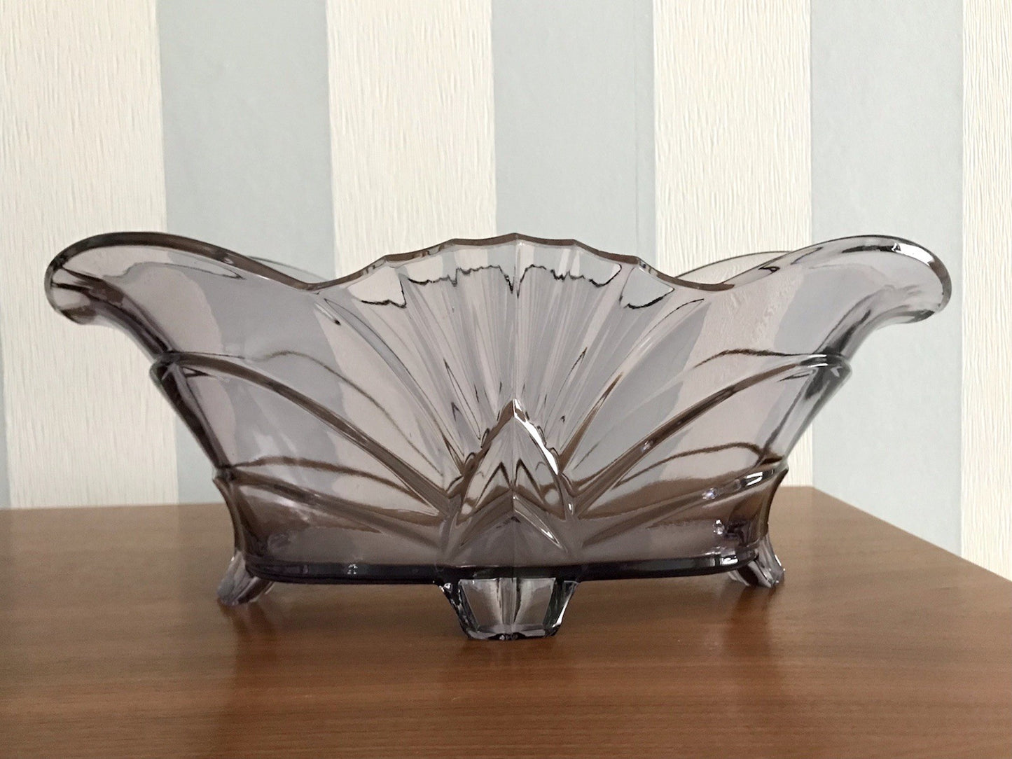 Antik Art Déco lila Pressglas Schale Glas Brockwitz Fruchtschale 1941 Jardiniere