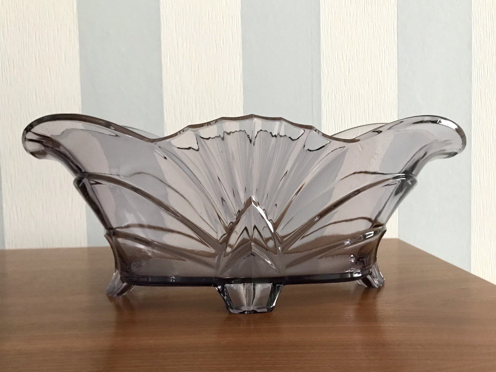 Antik Art Déco lila Pressglas Schale Glas Brockwitz Fruchtschale 1941 Jardiniere