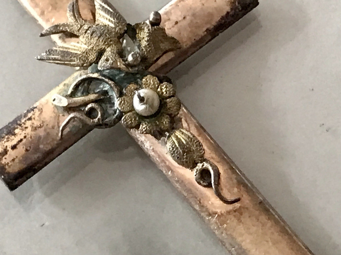 Antik Kettenanhänger  Anhänger Schaumgold? Walzgold? gold Doublè? Kreuz Perle