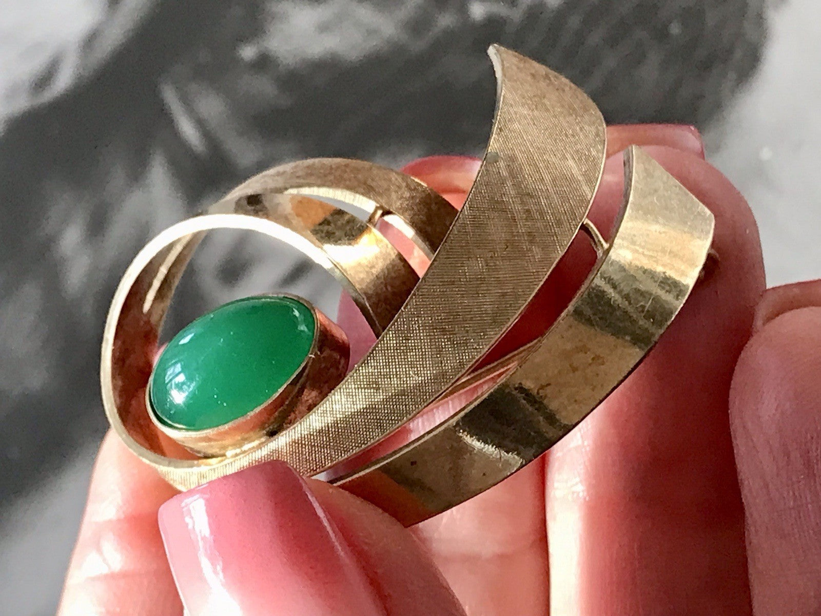 Vintage Edel Brosche Amerik. Doublè vergoldet Brosche grüner Stein