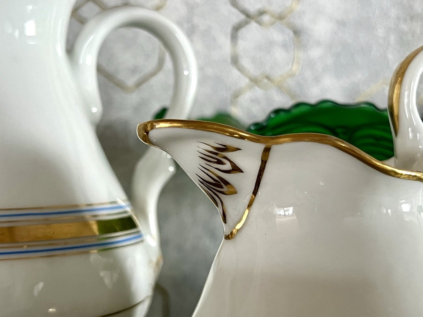 Antik Biedermeier Porzellan Kernstück Plus So schön! weiß gold blau